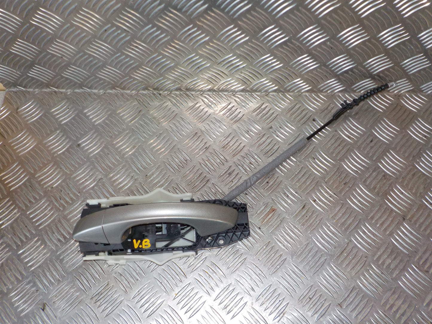 Skoda Fabia Håndtag Udvendig Med OEM Nr. 5N0839885H Fra Skoda Ophugger