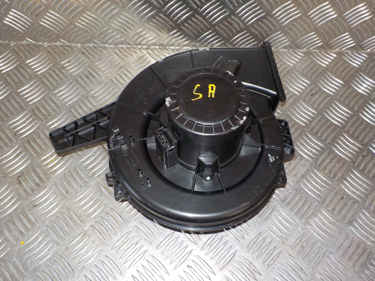 Skoda Fabia Varmeblæser Med OEM Nr. 6R1819015A Fra Skoda Ophugger