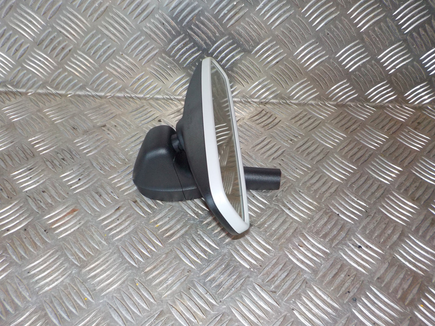 Skoda Fabia Bakspejl Indvend Med OEM Nr. 3G0857511E Fra Skoda Ophugger