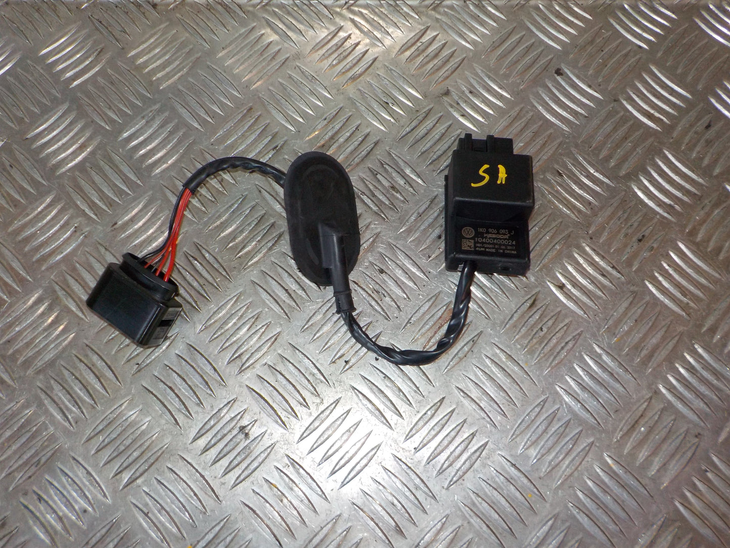 Skoda Fabia Relæ Injection Med OEM Nr. 1K0906093J Fra Skoda Ophugger