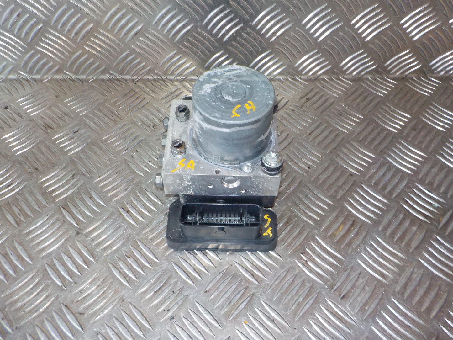 Skoda Fabia Abs Pumpe Med OEM Nr. 6C0614517R Fra Skoda Ophugger