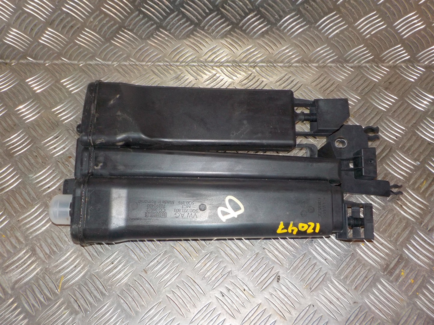 Skoda Octavia Kulbeholder Med OEM Nr. 5Q0201801 Fra Skoda Ophugger