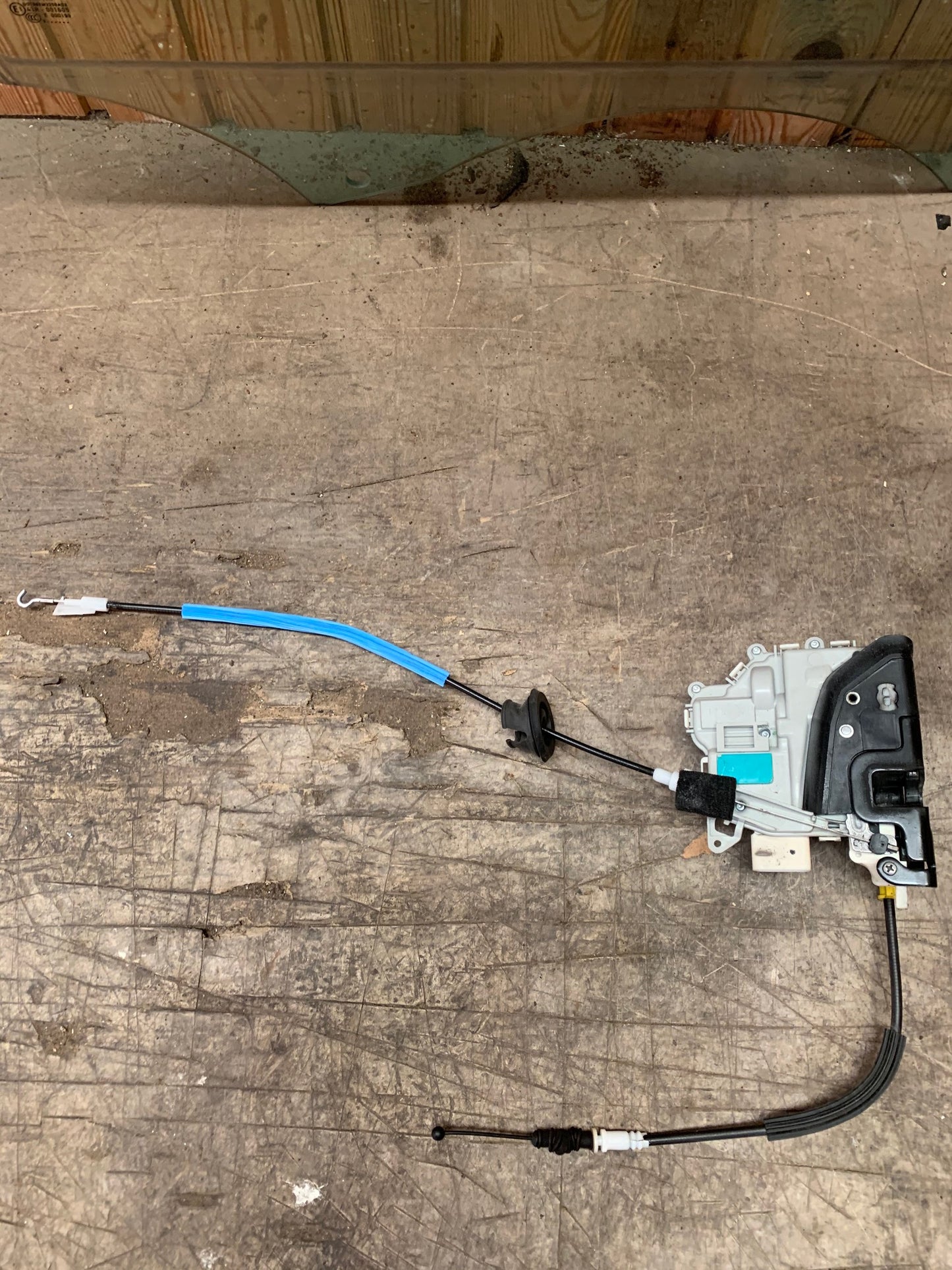 Audi A4 8K Dørlås Med OEM Nr. 8J1837016D Fra Audi Ophugger