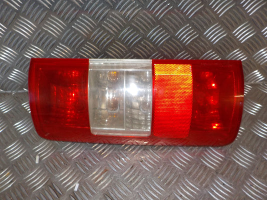 Ford Transit Connect Baglygte Med OEM Nr. Ophugger Fra Ford Ophugger