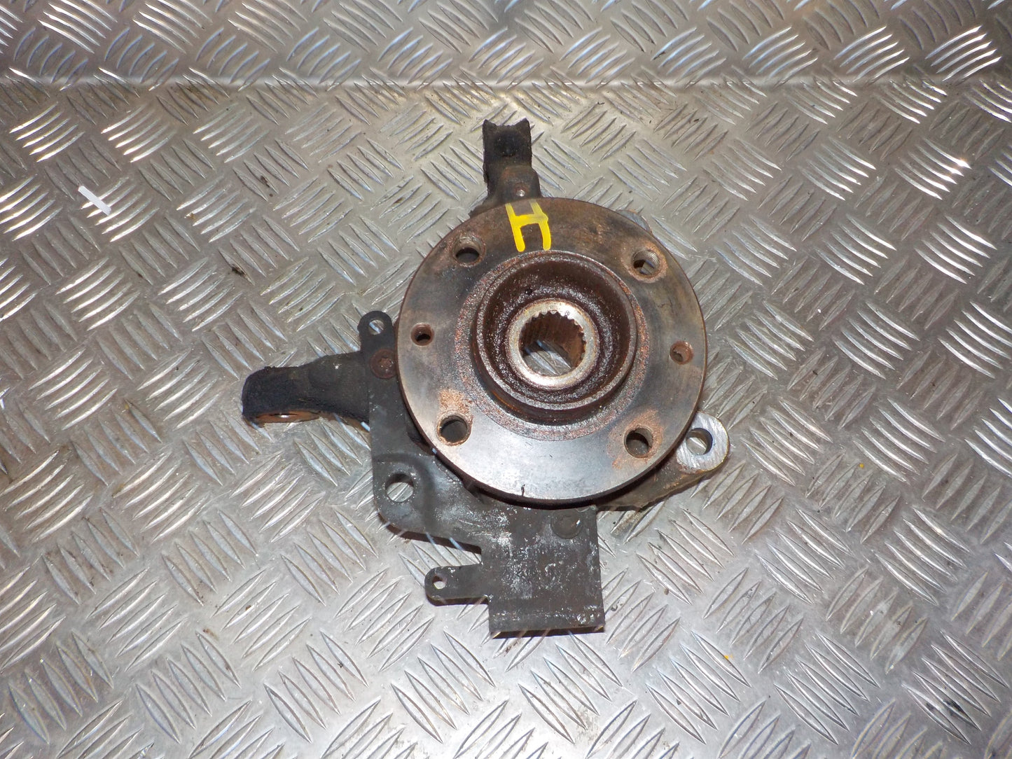 Renault Clio 4 Spindel For H Med OEM Nr. 400145894R Fra Renault Ophugger