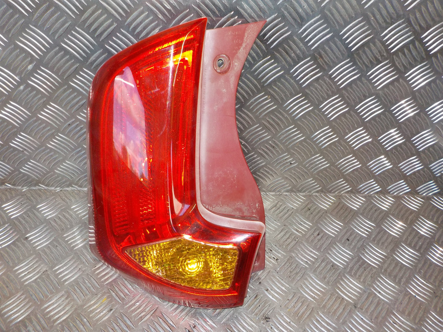 Kia Picanto Baglygte Med OEM Nr. 924021Y0 Fra Kia Ophugger