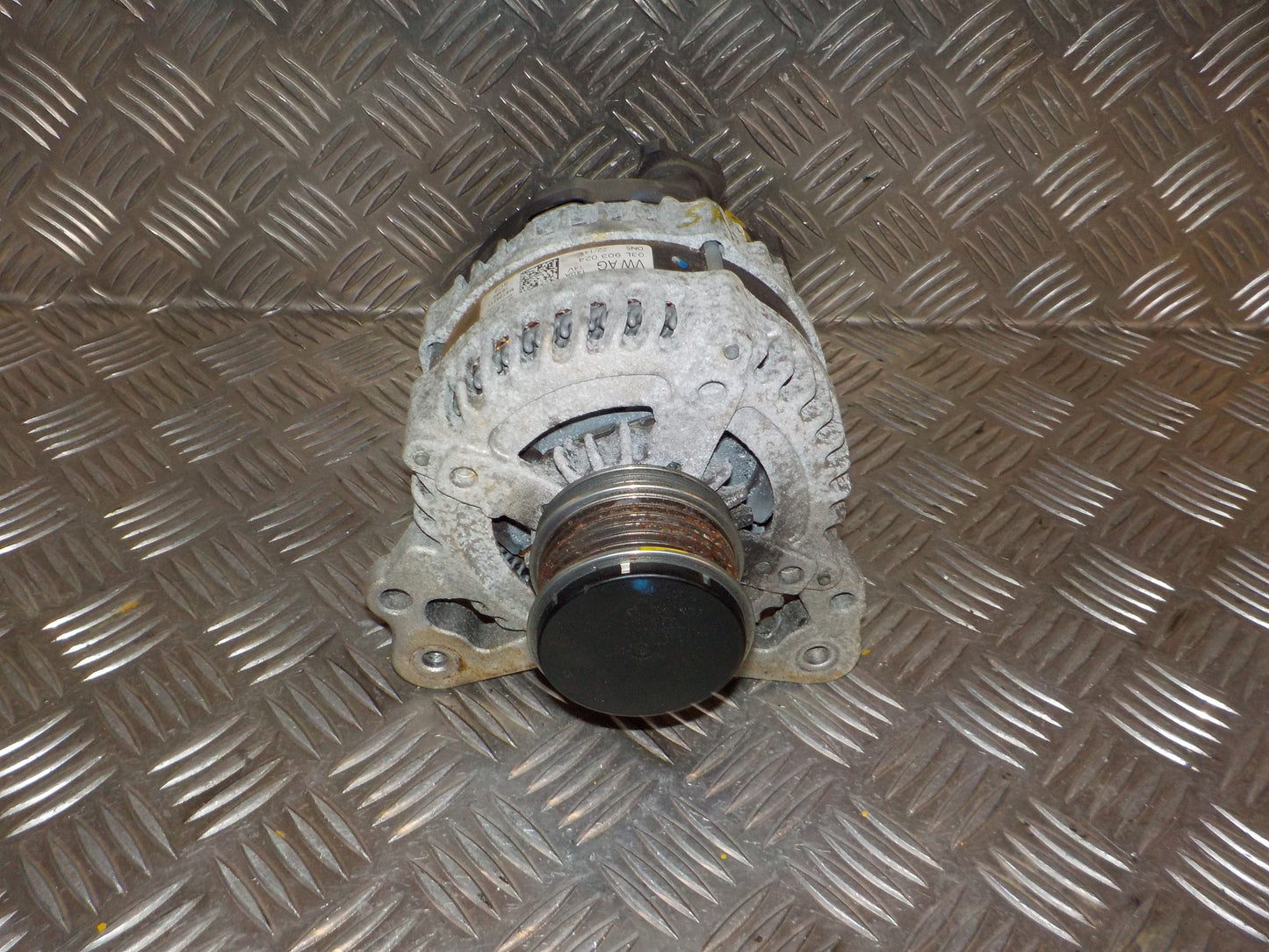 VW Tiguan 5N Generator Med OEM Nr. 03L903023 Fra VW Ophugger