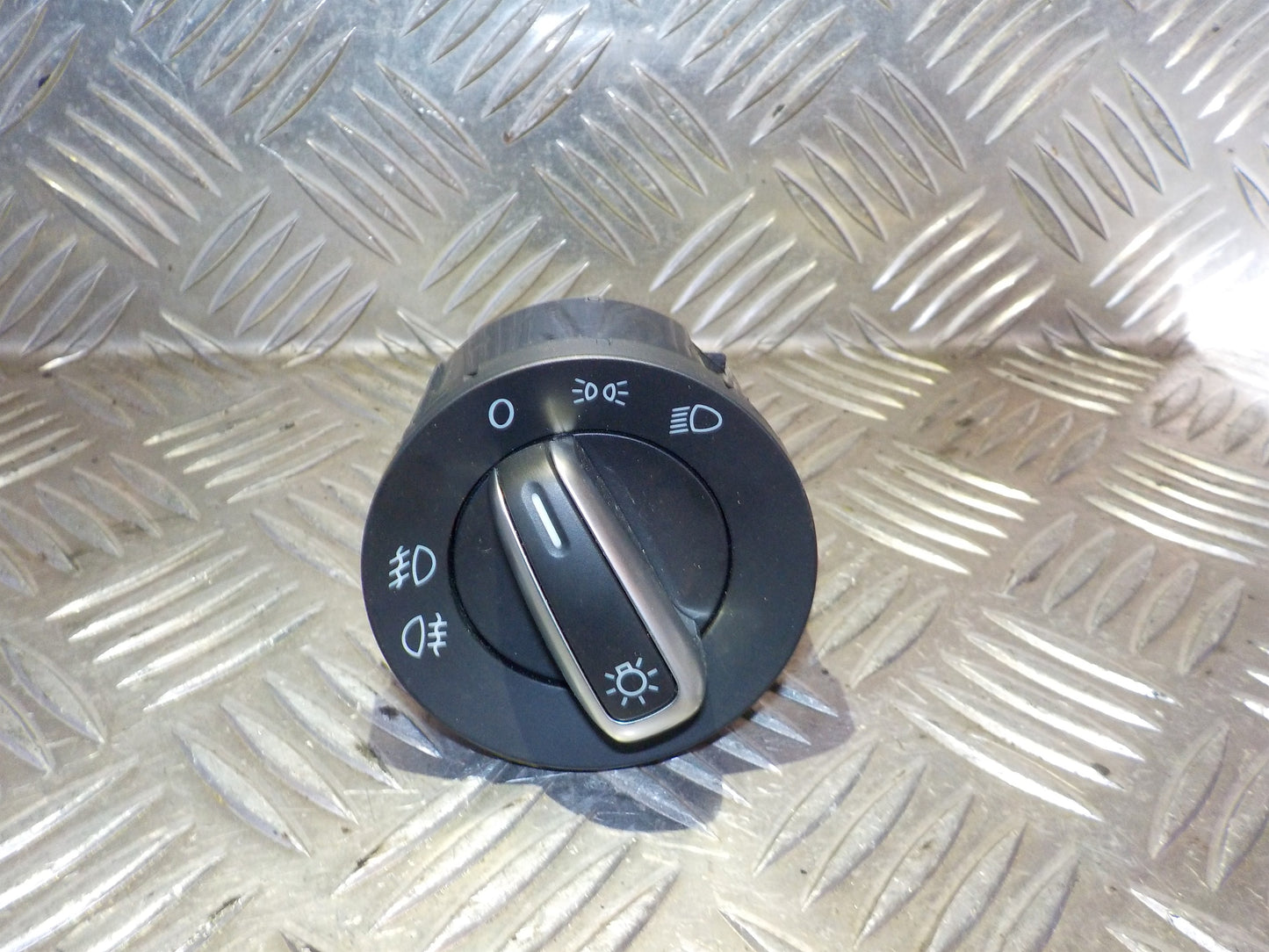 VW Tiguan 5N Kontakt Lys Med OEM Nr. 3C8941431C Fra VW Ophugger