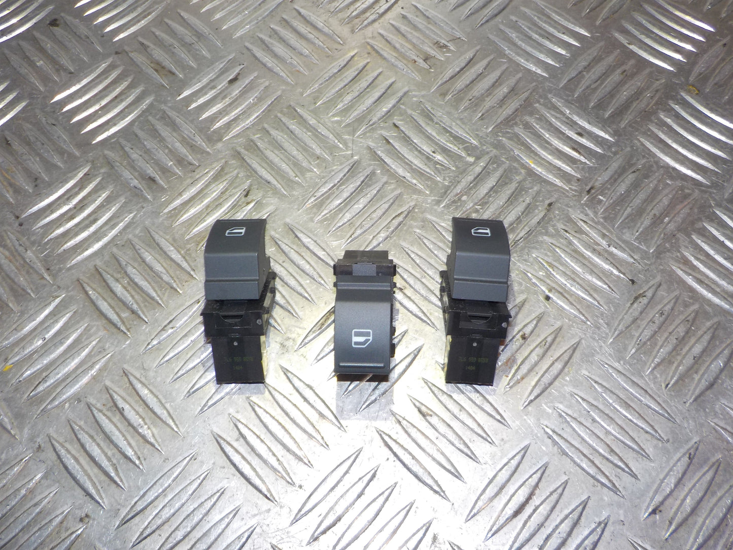 VW Tiguan 5N Kontakt Rudehejs Med OEM Nr. 7L6959655B Fra VW Ophugger