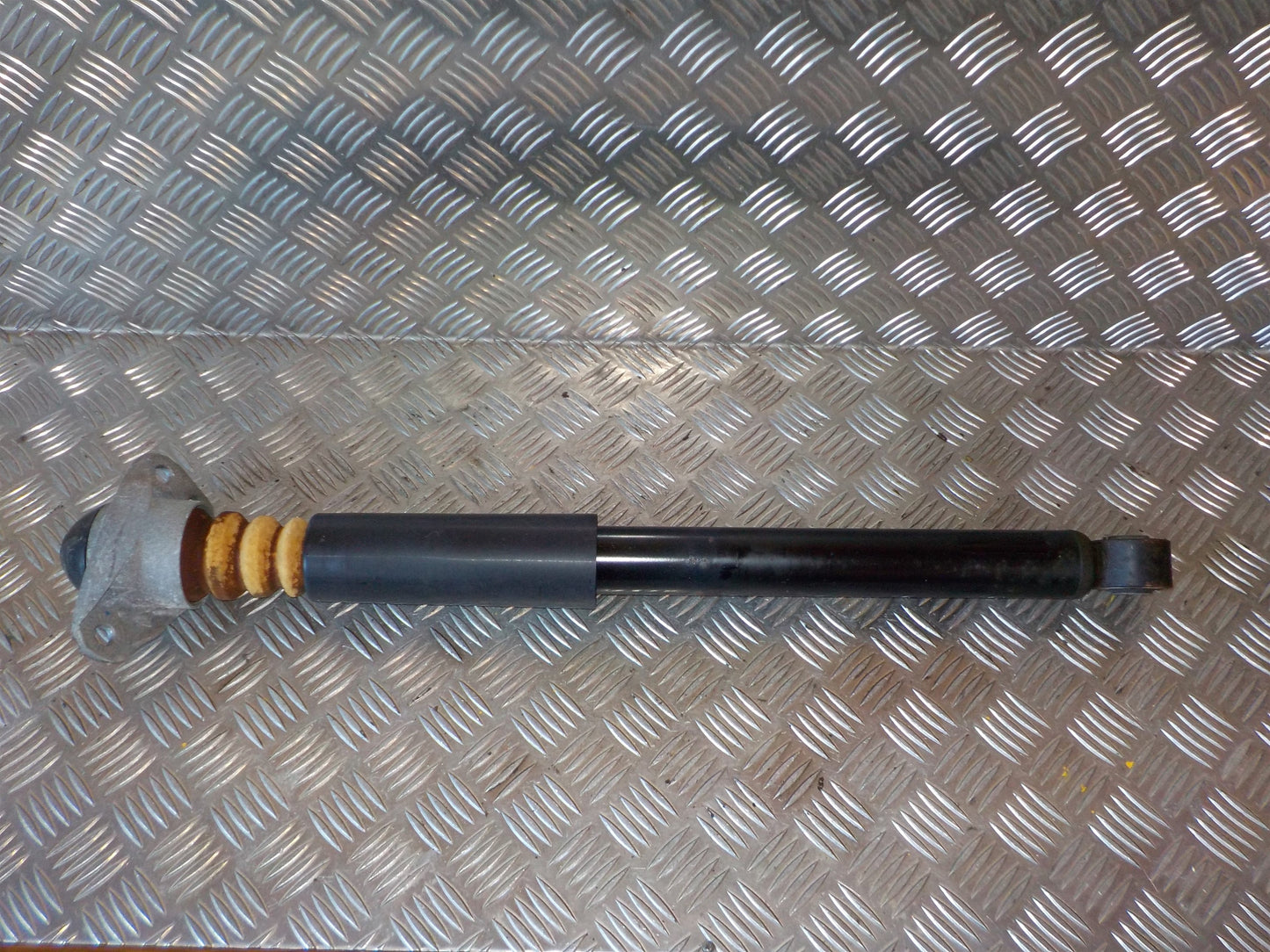 VW Tiguan 5N Støddæmper Bag Med OEM Nr. 5N0513049BD Fra VW Ophugger