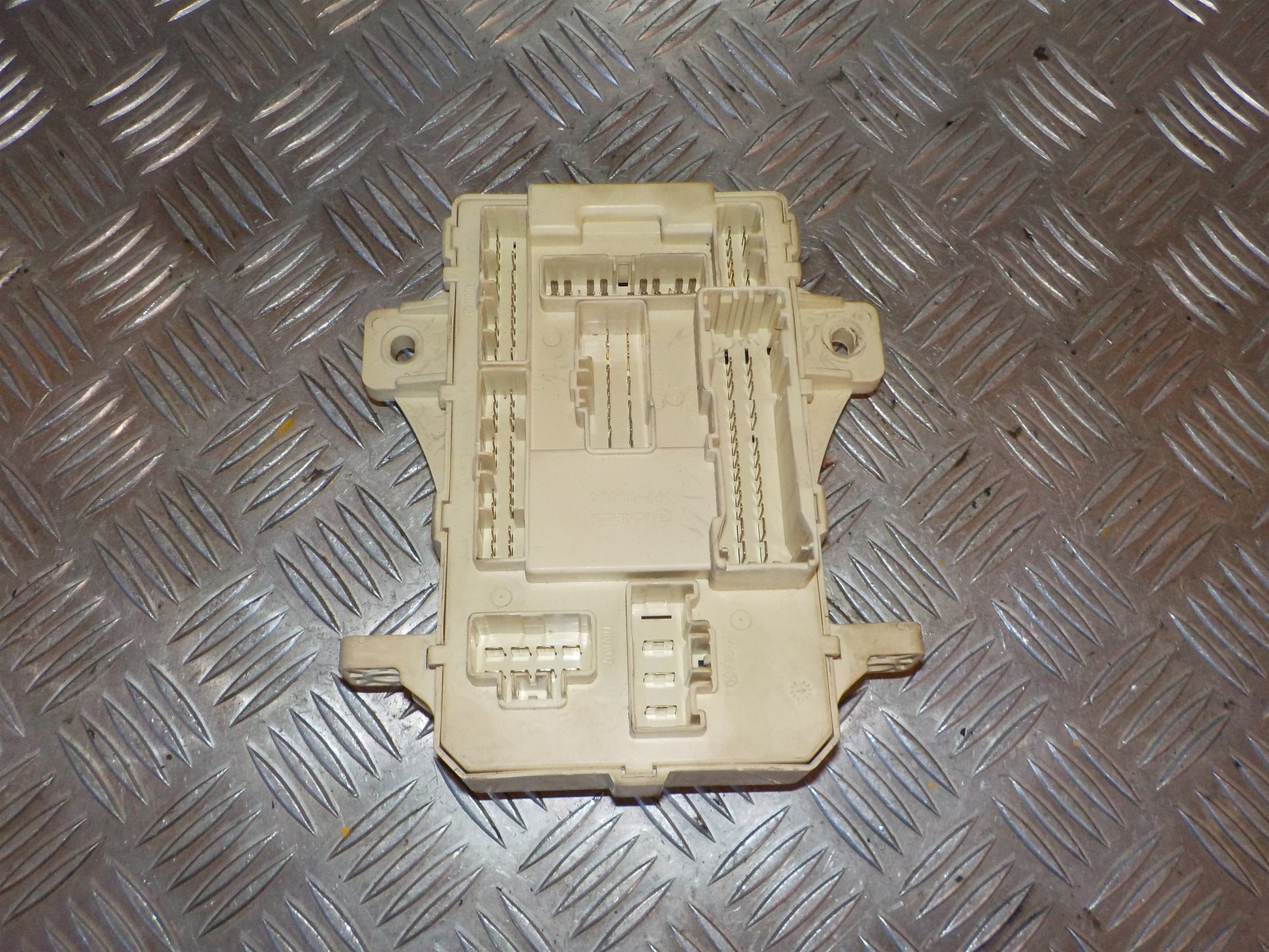Kia Ceed Sikringsboks Med OEM Nr. 919501H540 Fra Kia Ophugger
