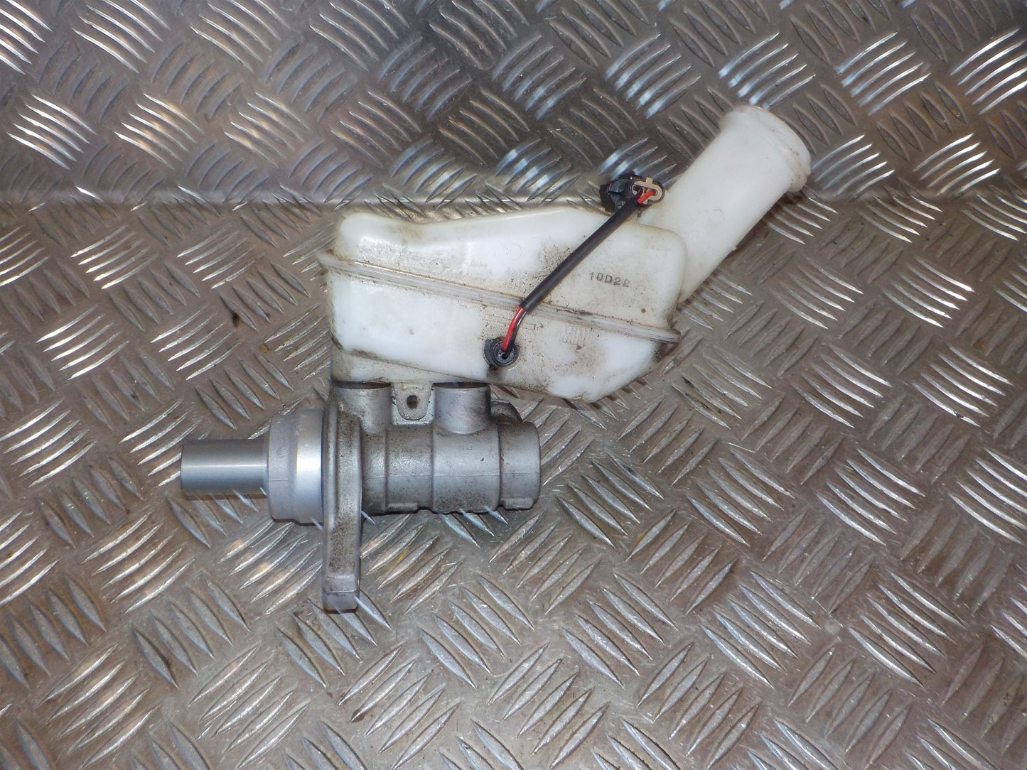 Chevrolet Spark Bremsehovedcylinder Med OEM Nr. Ophugger Fra Chevrolet Ophugger