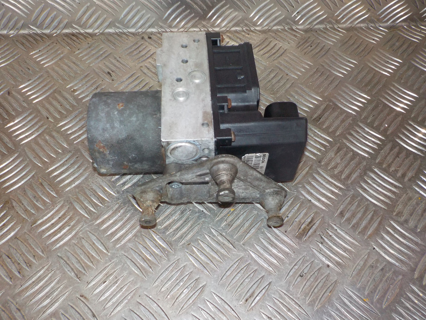 Mercedes Vito W639 ABS Pumpe Med OEM Nr. A0014461089 Fra Mercedes Ophugger