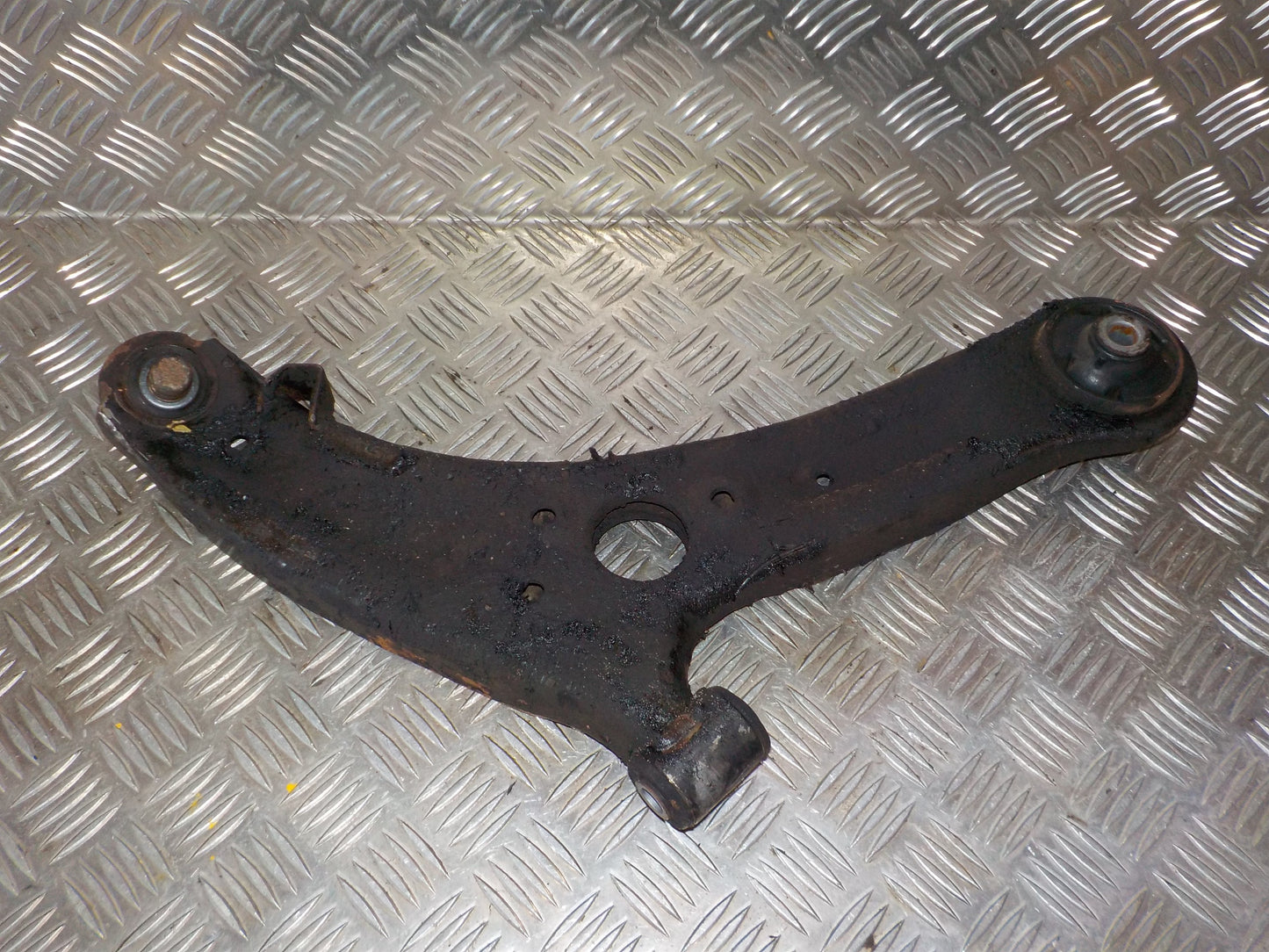 Kia Picanto Bærearm F.N. H Med OEM Nr. 545011Y100 Fra Kia Ophugger