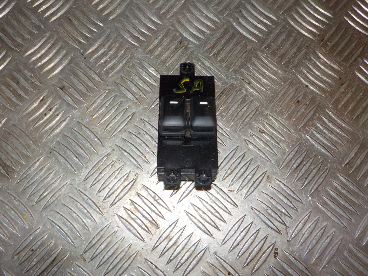 Kia Picanto Kontakt Rudehejs Med OEM Nr. 935701Y000 Fra Kia Ophugger