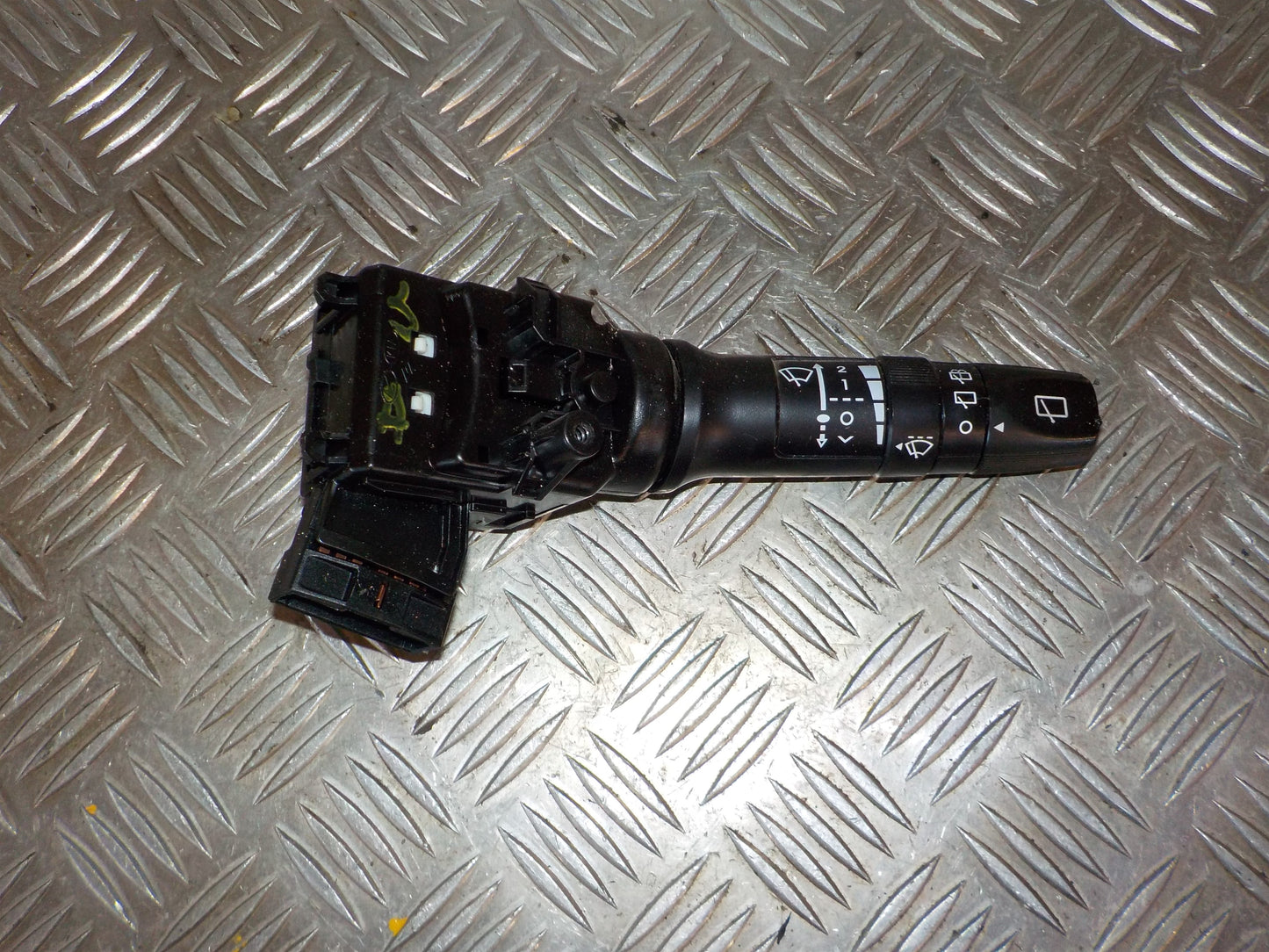 Kia Picanto Kontakt Visker Med OEM Nr. 934204L760 Fra Kia Ophugger