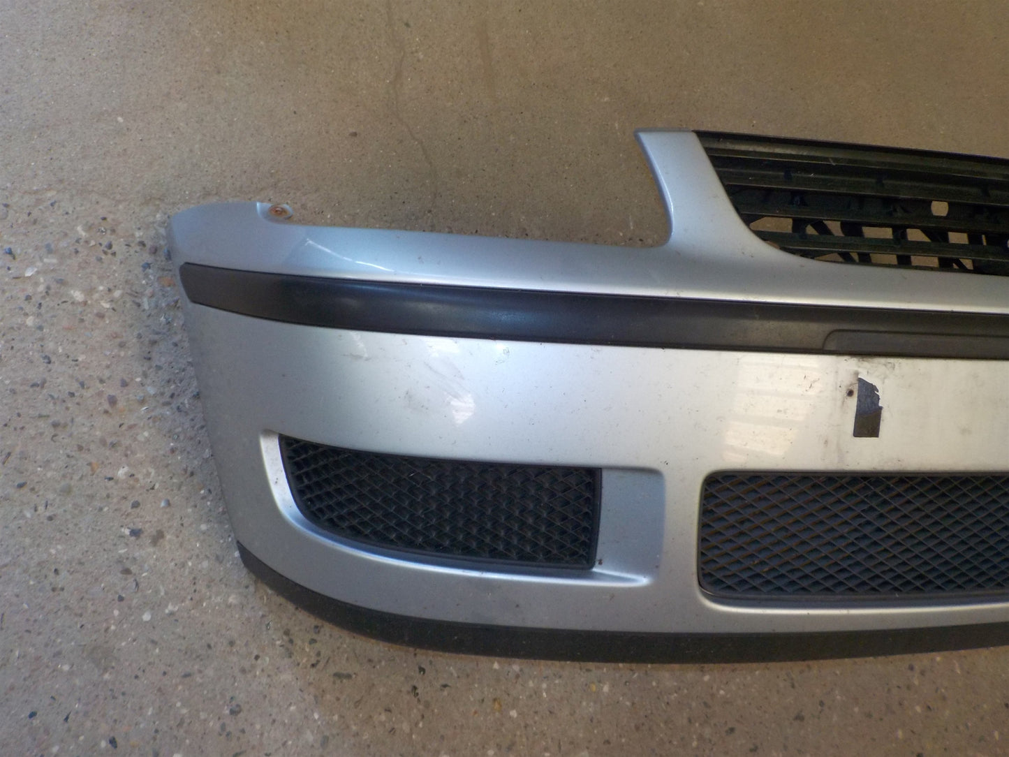 VW Polo Facel. 6N Forkofanger Med OEM Nr. 6N0807217E Fra VW Ophugger