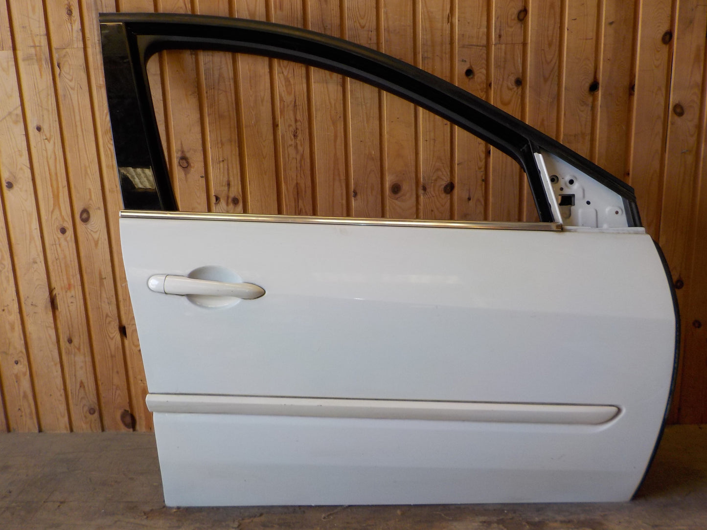 Renault Laguna 3 Fordør H Med OEM Nr. 801000025R Fra Renault Ophugger