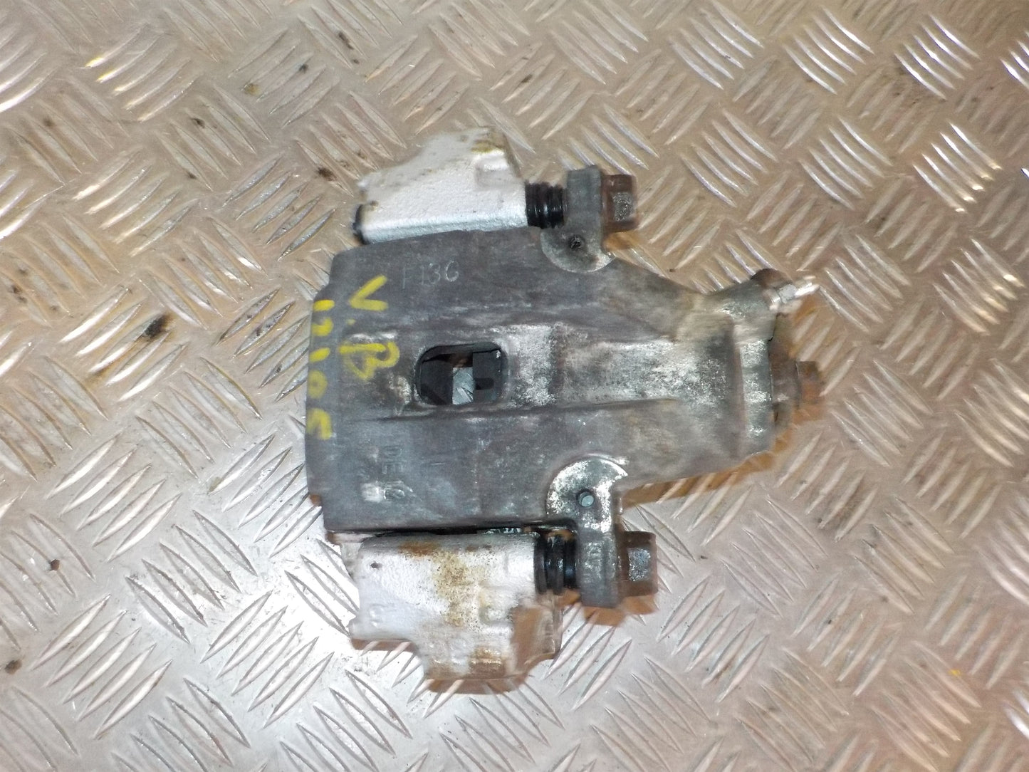 Toyota Landcruiser J 200 Bremsekaliber VB Med OEM Nr. Ophugger Fra Toyota Ophugger