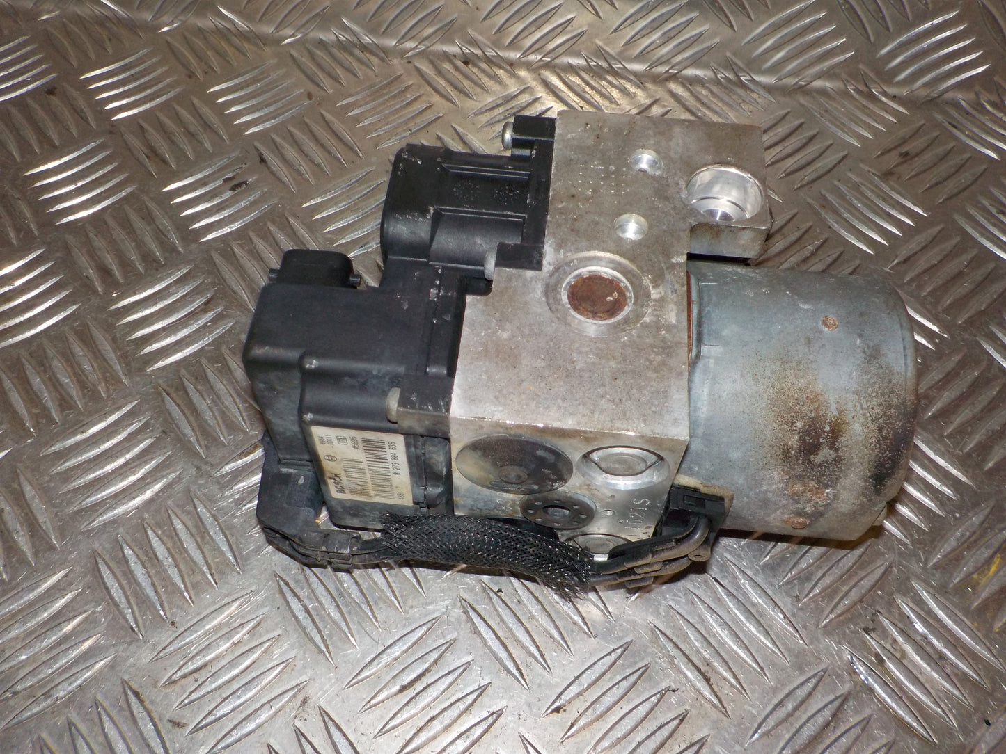 Toyota Yaris Fr. Abs Pumpe Med OEM Nr. 0273004636 Fra Toyota Ophugger