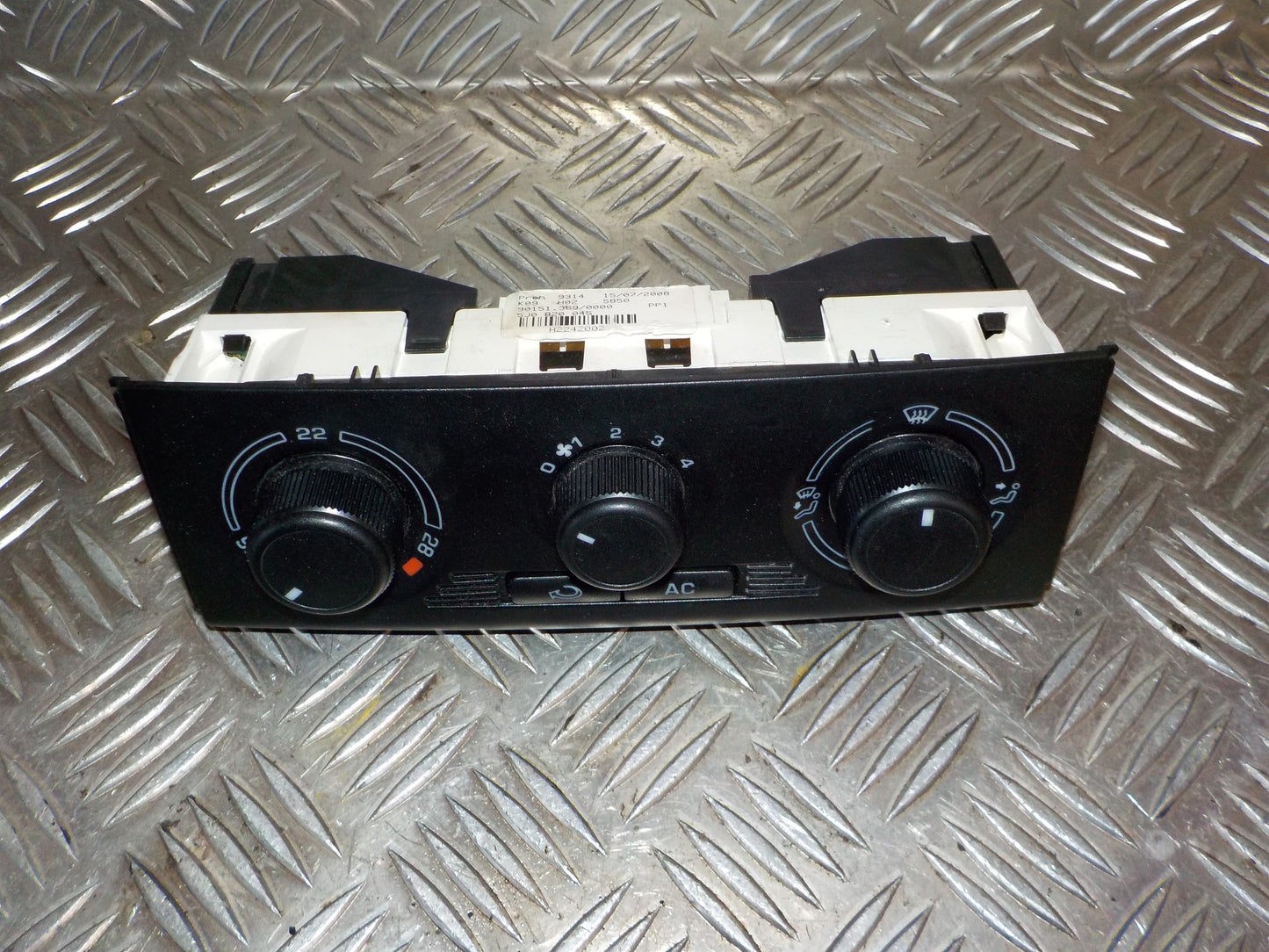 Skoda Fabia Varmeregulering Med OEM Nr. 5J0820045 Fra Skoda Ophugger