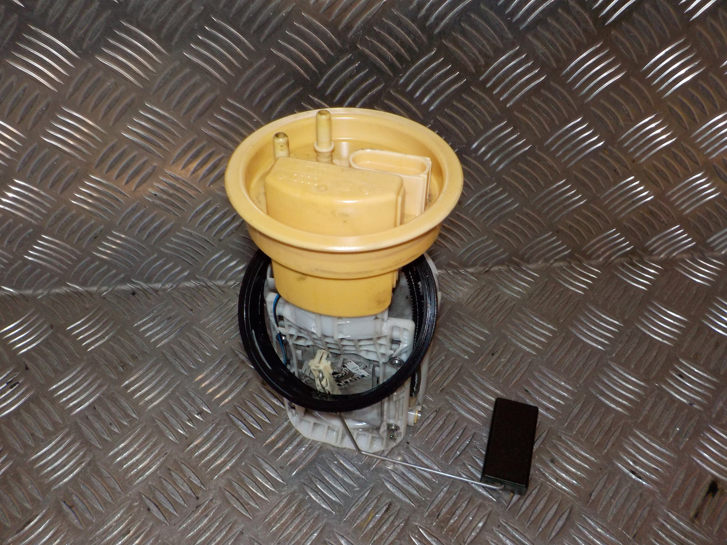 Skoda Fabia Benz/Brændstofpumpe El Med OEM Nr. 6Q0919050D Fra Skoda Ophugger