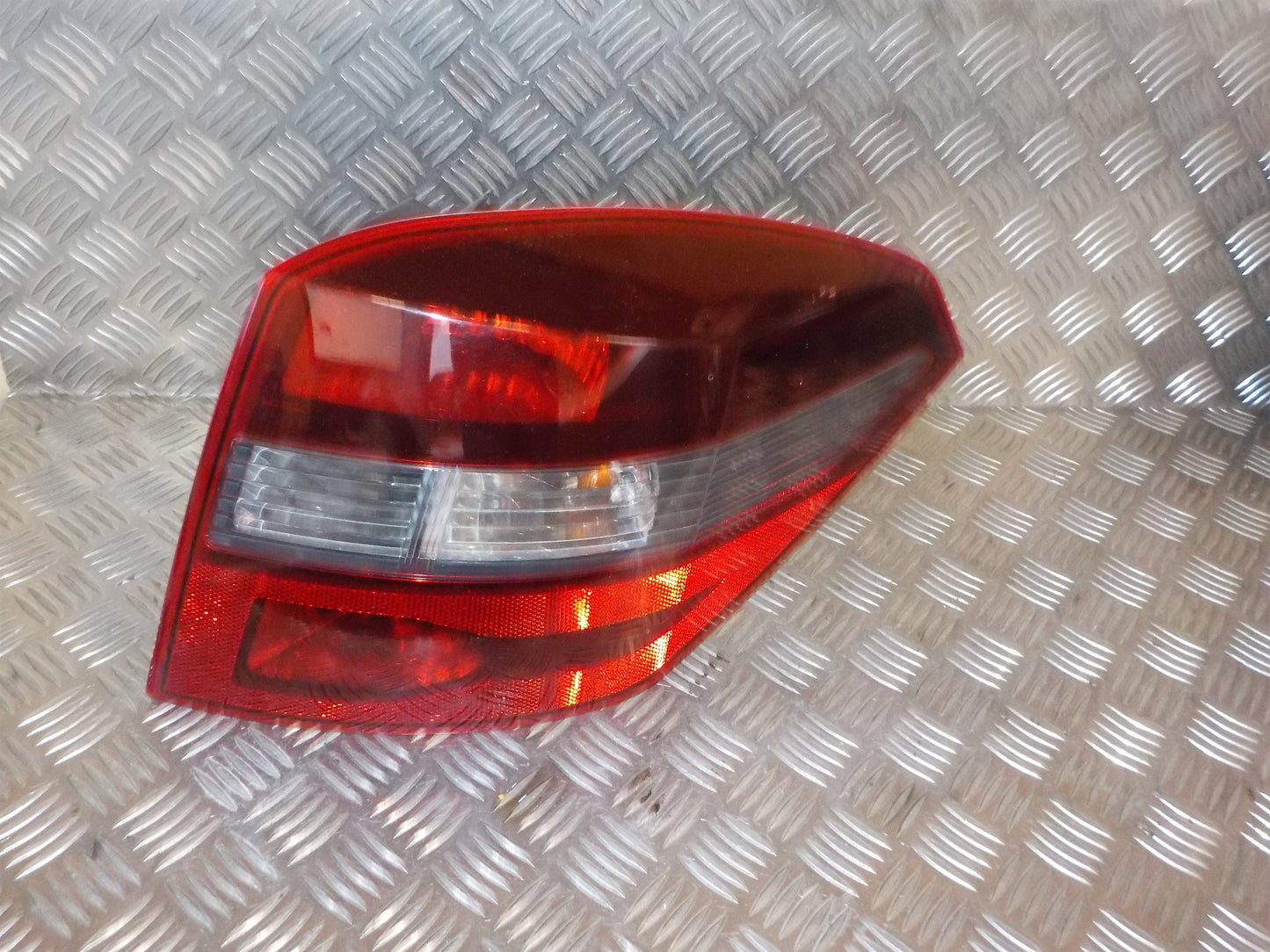 Renault Laguna 3 Baglygte Med OEM Nr. 265500002R Fra Renault Ophugger