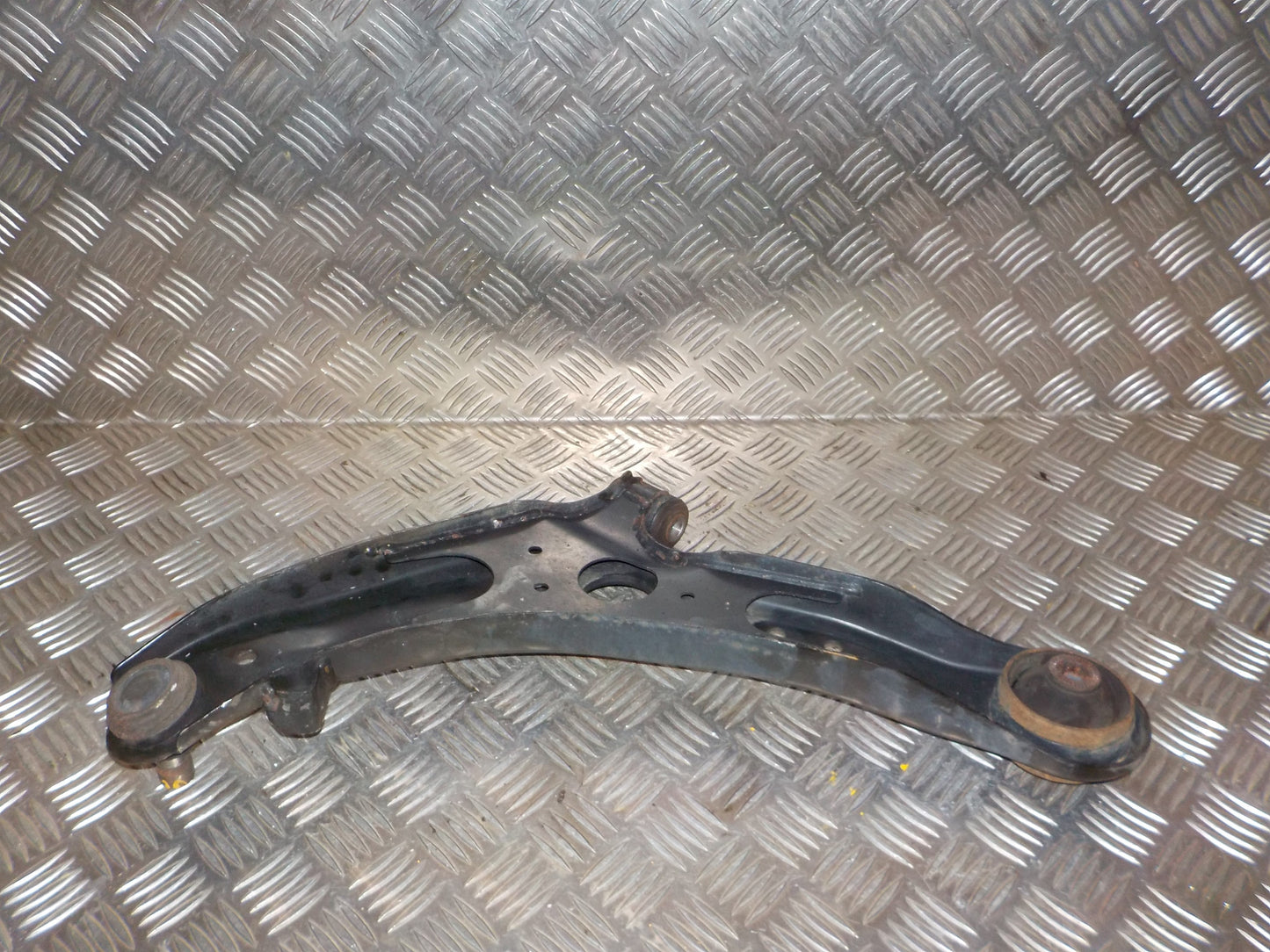 Kia Picanto Bærearm F.N. H Med OEM Nr. 545011Y100 Fra Kia Ophugger