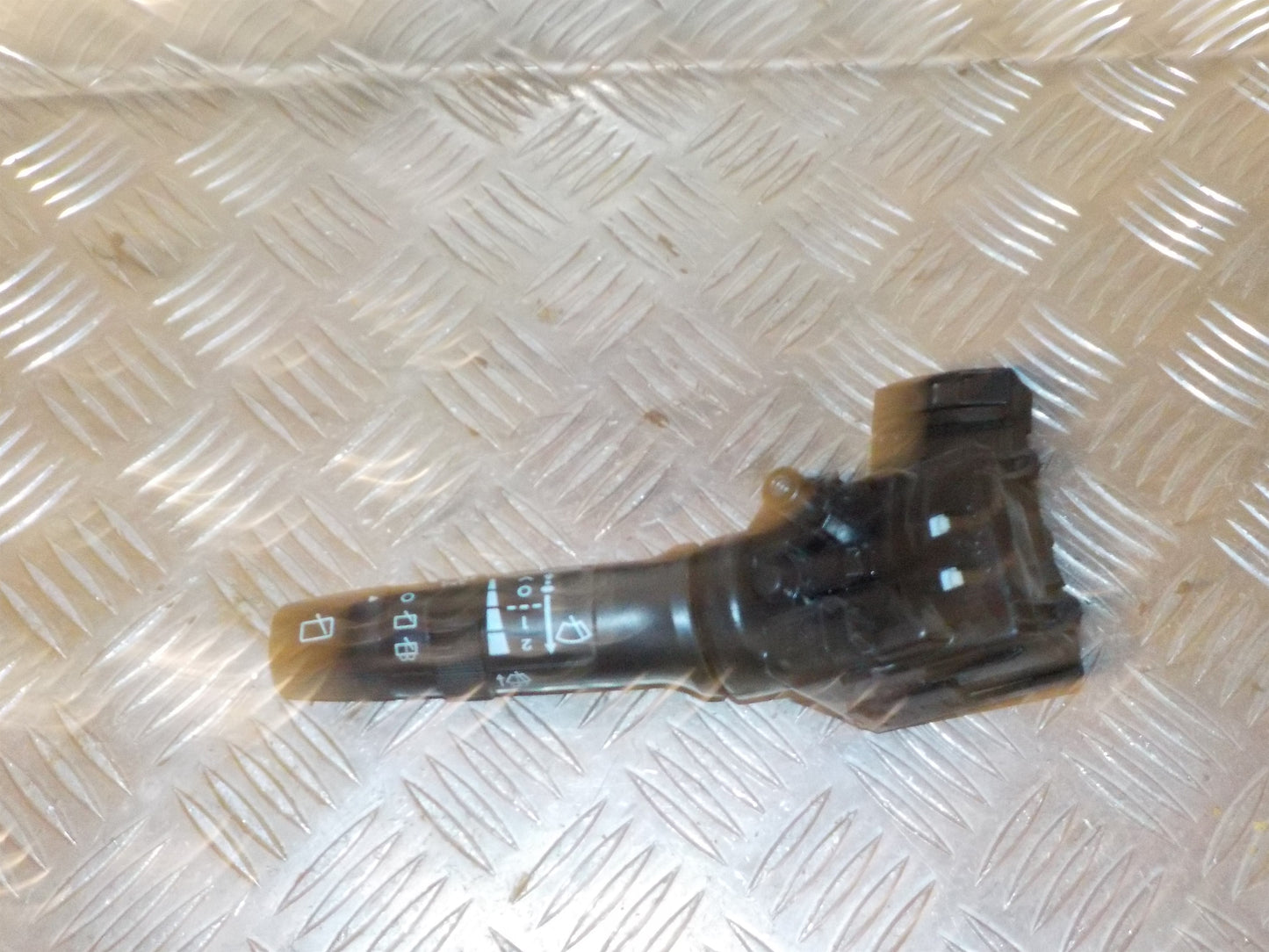 Kia Picanto Kontakt Visker Med OEM Nr. 934204L760 Fra Kia Ophugger