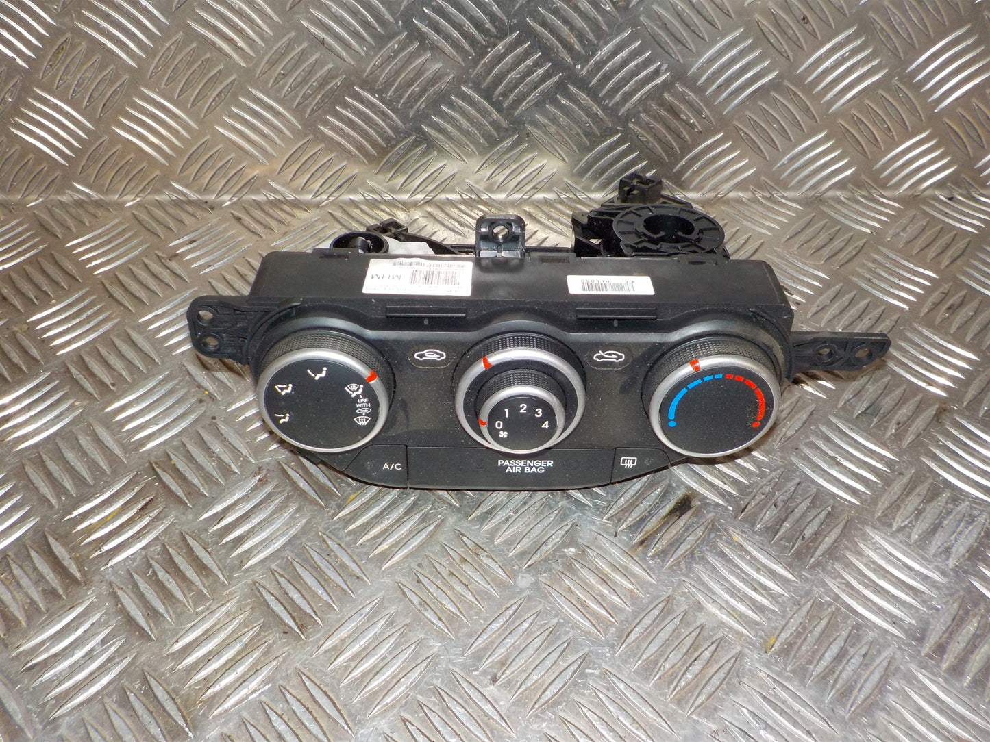 Kia Picanto Varmeregulering Med OEM Nr. 972501Y020ASB Fra Kia Ophugger