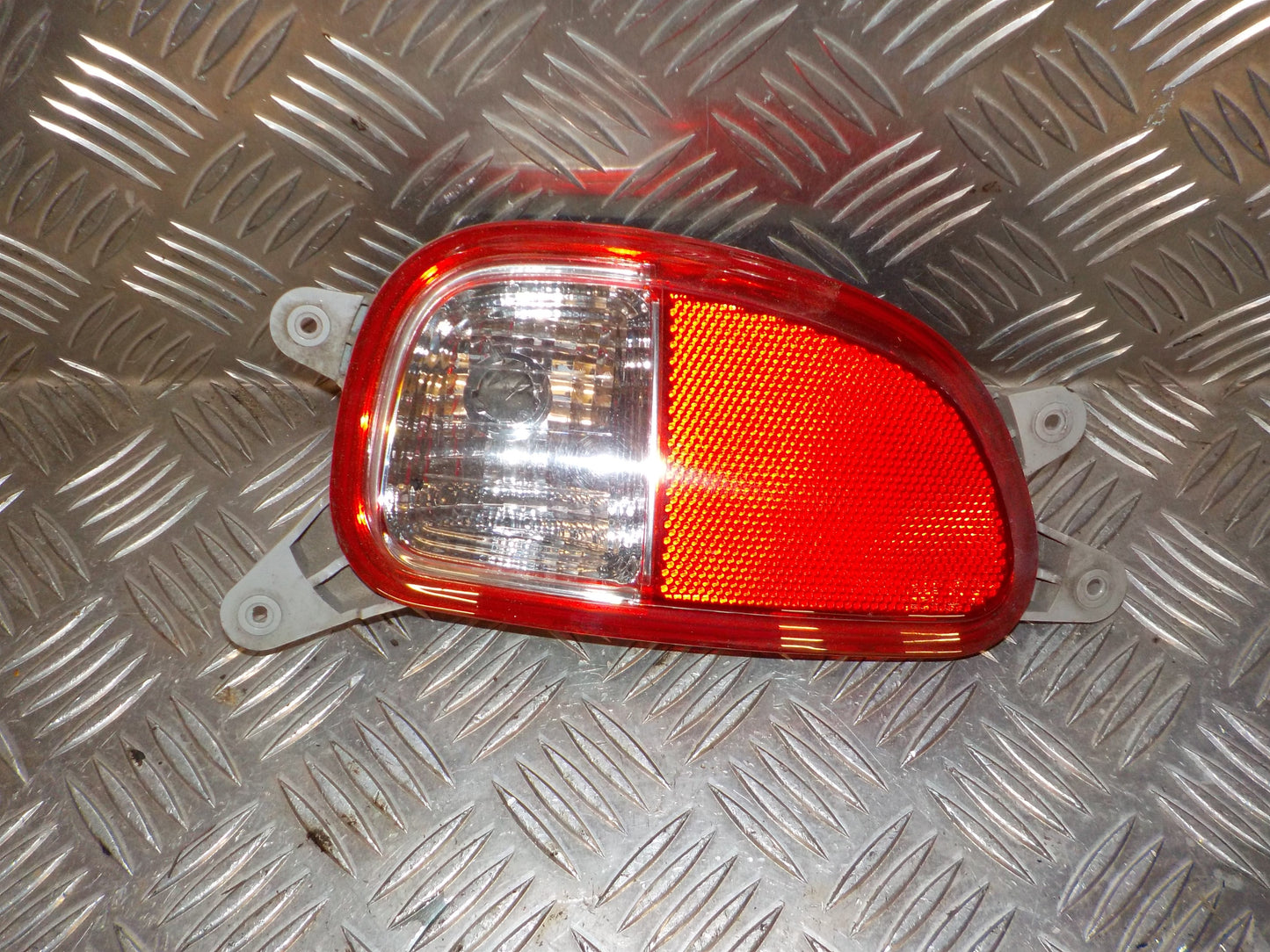 Kia Picanto Baklygte Med OEM Nr. Ophugger Fra Kia Ophugger