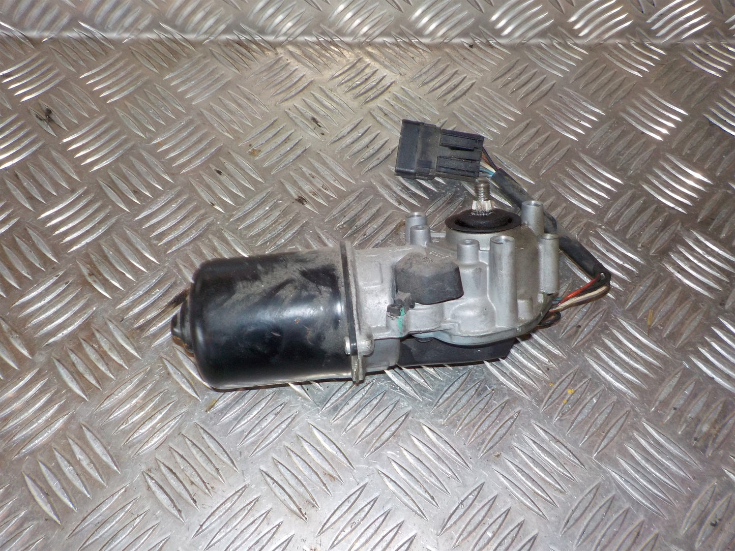 Opel Vivaro 1 Viskermotor Med OEM Nr. 579732 Fra Opel Ophugger