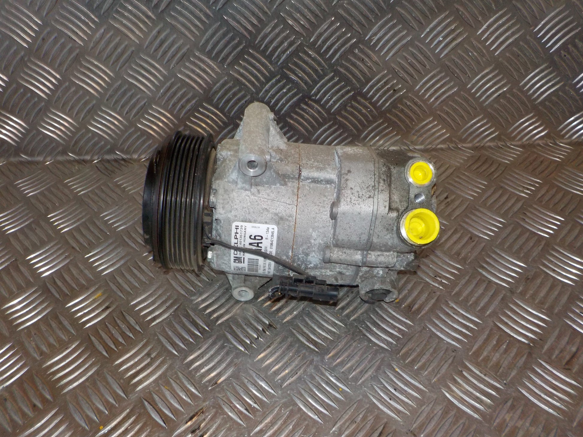 Opel Meriva B Aircondition Pumpe Med OEM Nr. 13412251 Fra Opel Ophugger