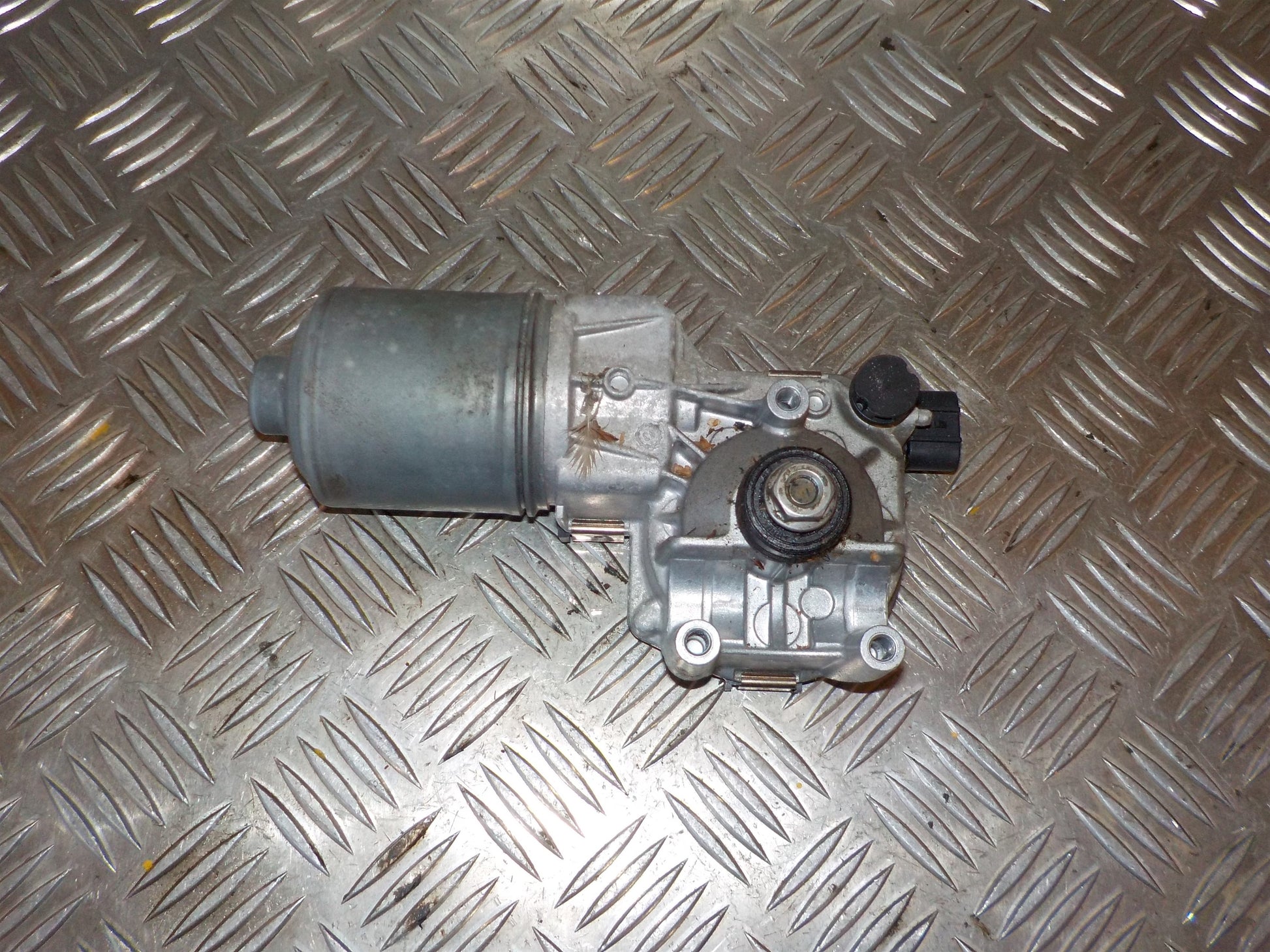 Opel Meriva B Viskermotor Med OEM Nr. 0390243009 Fra Opel Ophugger