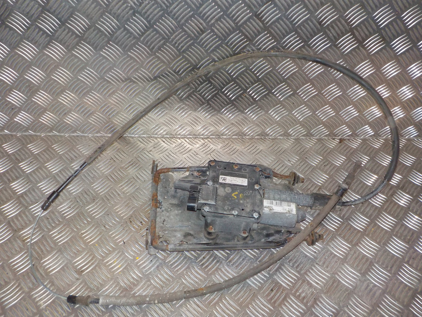 Opel Meriva B Håndbremse Med OEM Nr. 13386364 Fra Opel Ophugger