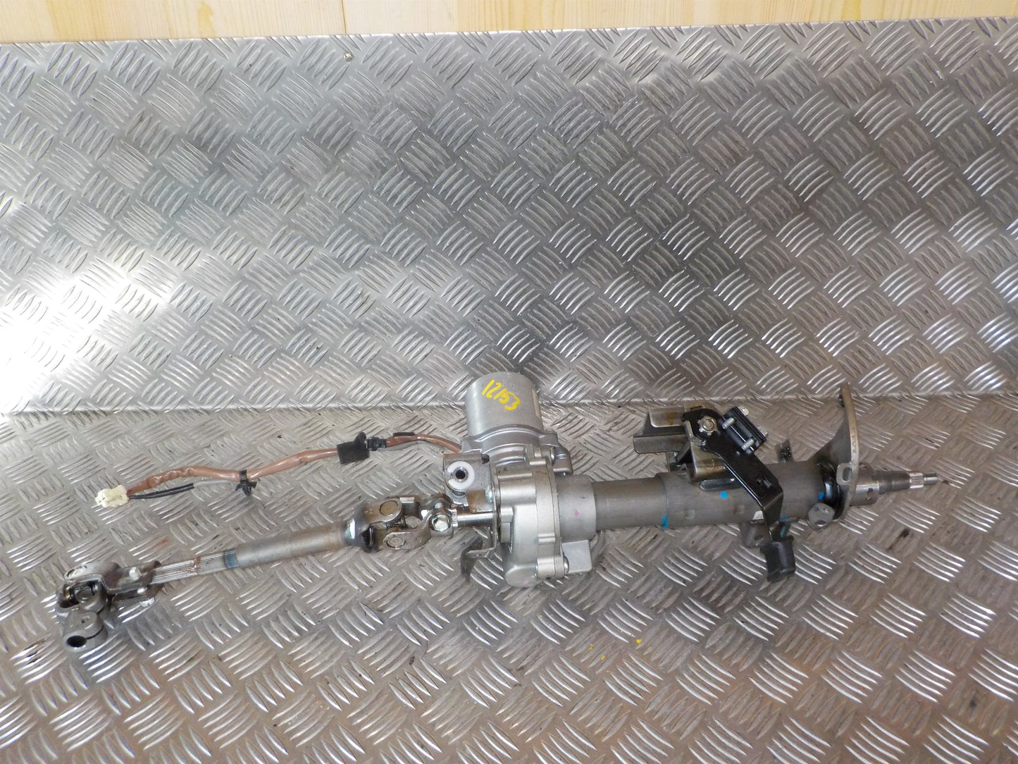 Toyota Aygo Ratstamme M/El-Servo Med OEM Nr. Ophugger Fra Toyota Ophugger