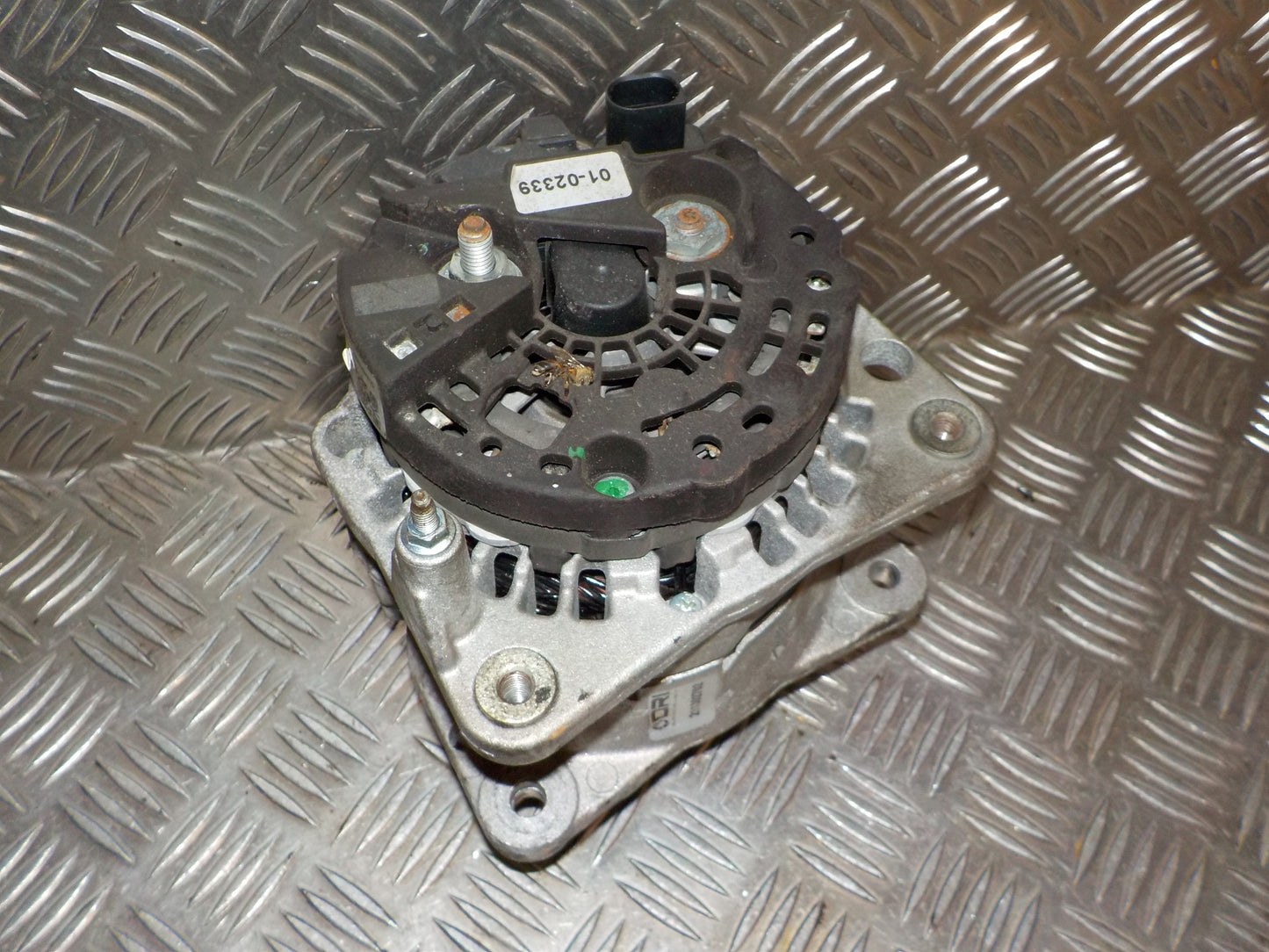 VW Polo Facel. 6N Generator Med OEM Nr. 038903018SX Fra VW Ophugger