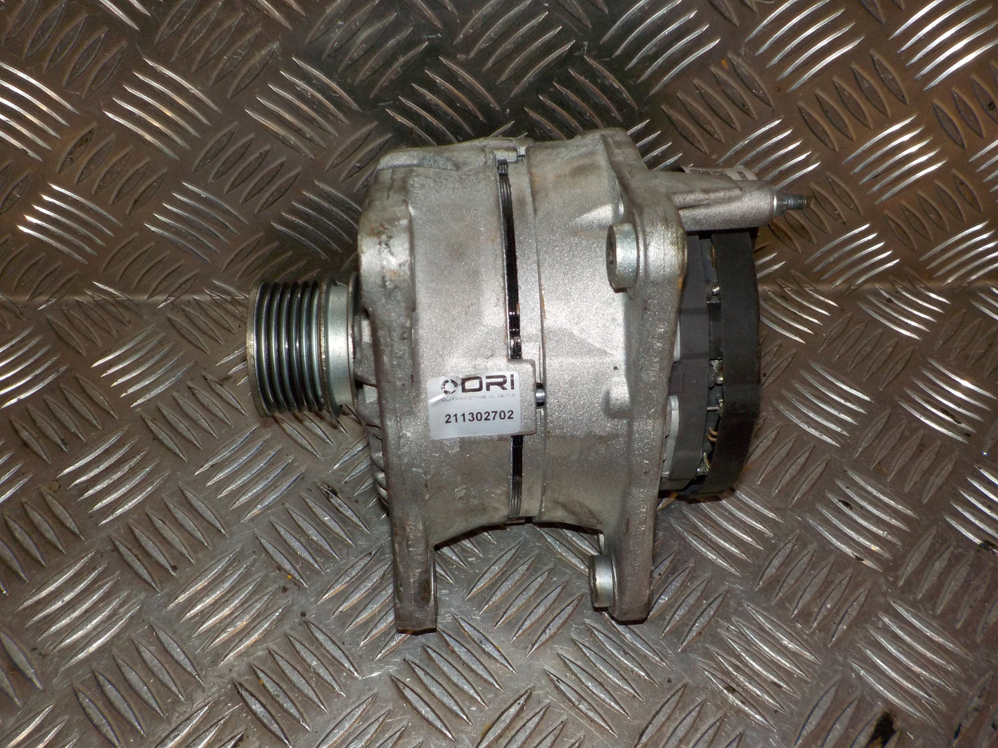 VW Polo Facel. 6N Generator Med OEM Nr. 038903018SX Fra VW Ophugger
