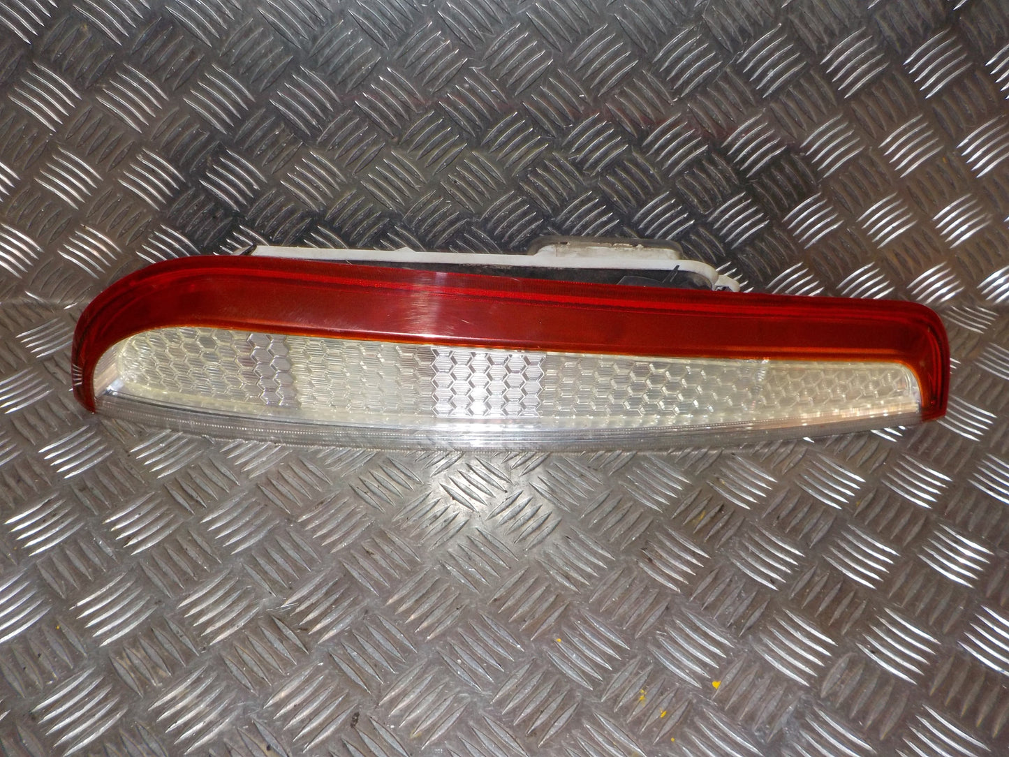 Ford Focus Baglygte Med OEM Nr. 1520773 Fra Ford Ophugger