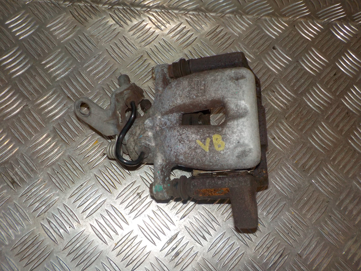 VW Golf 5 1K Bremsekaliber VB Med OEM Nr. 1K0615423M Fra VW Ophugger