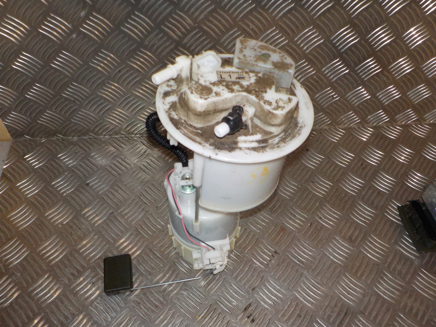 Toyota Aygo Benz/Brændstofpumpe El Med OEM Nr. 770200H010 Fra Toyota Ophugger