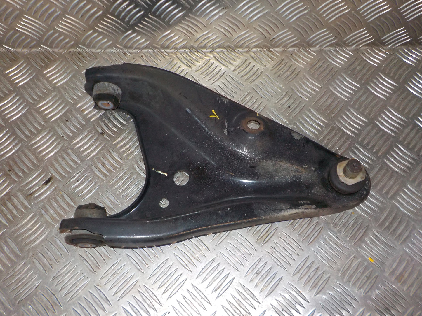 Dacia Dokker Bærearm F.N. V Med OEM Nr. 545017081R Fra Dacia Ophugger