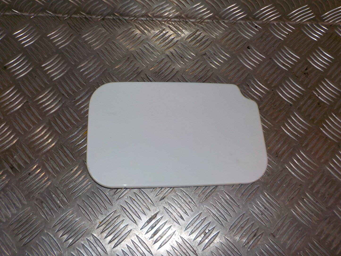 Dacia Dokker Benzinklap / Tankklap Med OEM Nr. 78833058R Fra Dacia Ophugger