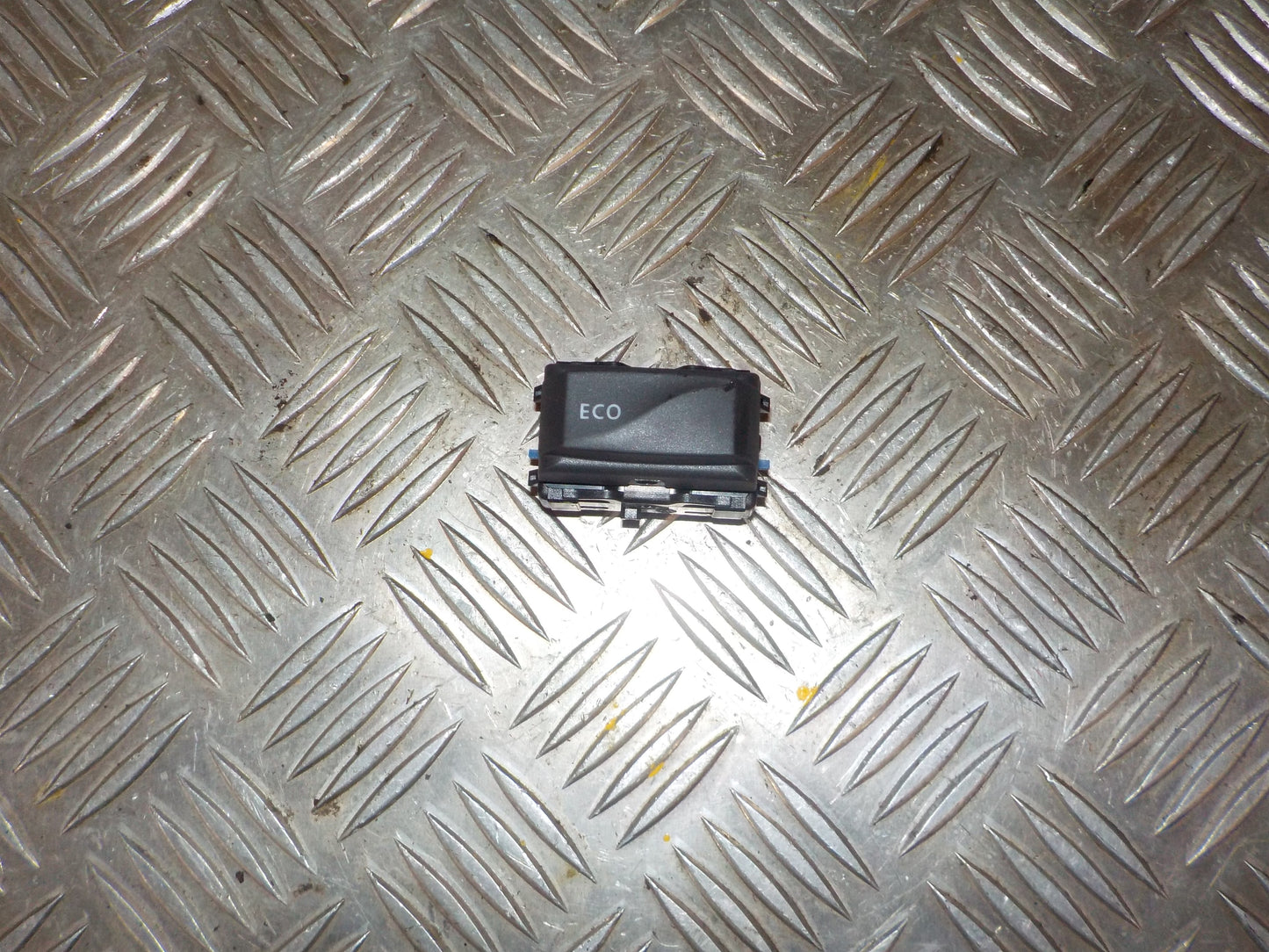 Dacia Dokker Kontakt Diverse Med OEM Nr. 251B4175R Fra Dacia Ophugger