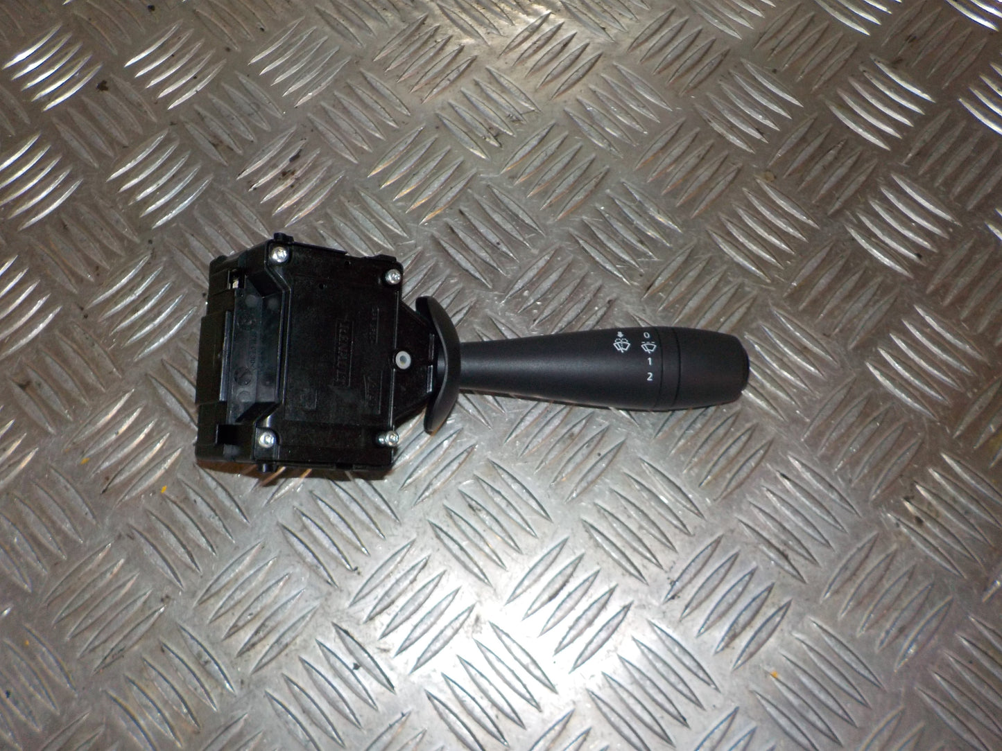 Dacia Dokker Kontakt Visker Med OEM Nr. 681728631R Fra Dacia Ophugger