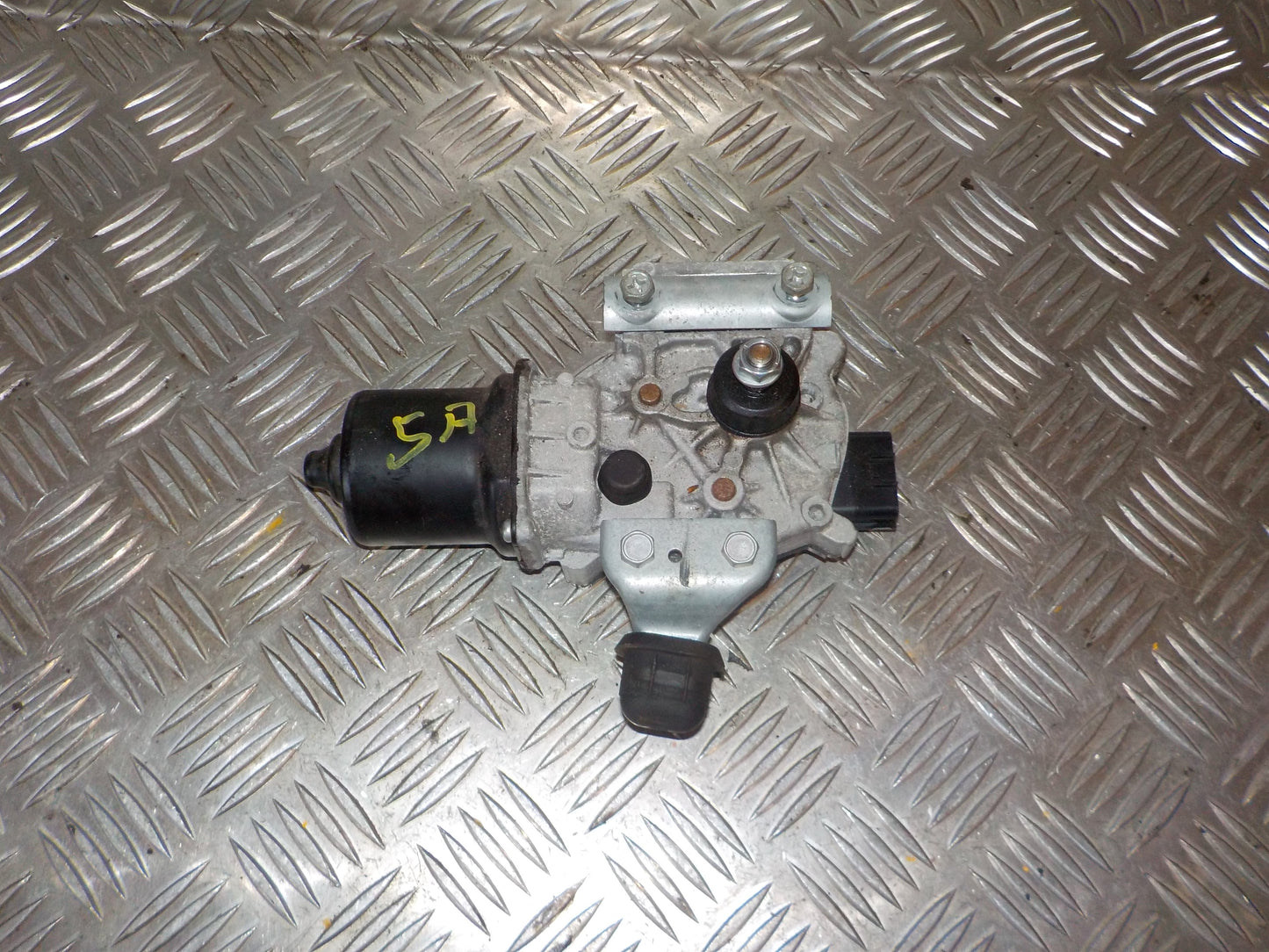 Dacia Dokker Viskermotor Med OEM Nr. 6420C014 Fra Dacia Ophugger