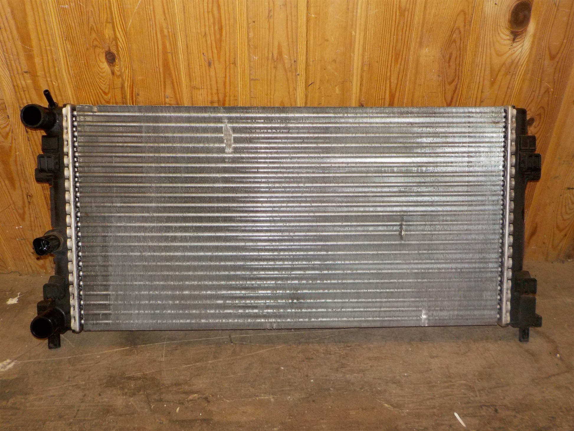 Seat Ibiza 6J Køler Med OEM Nr. 6R0121253 Fra Seat Ophugger