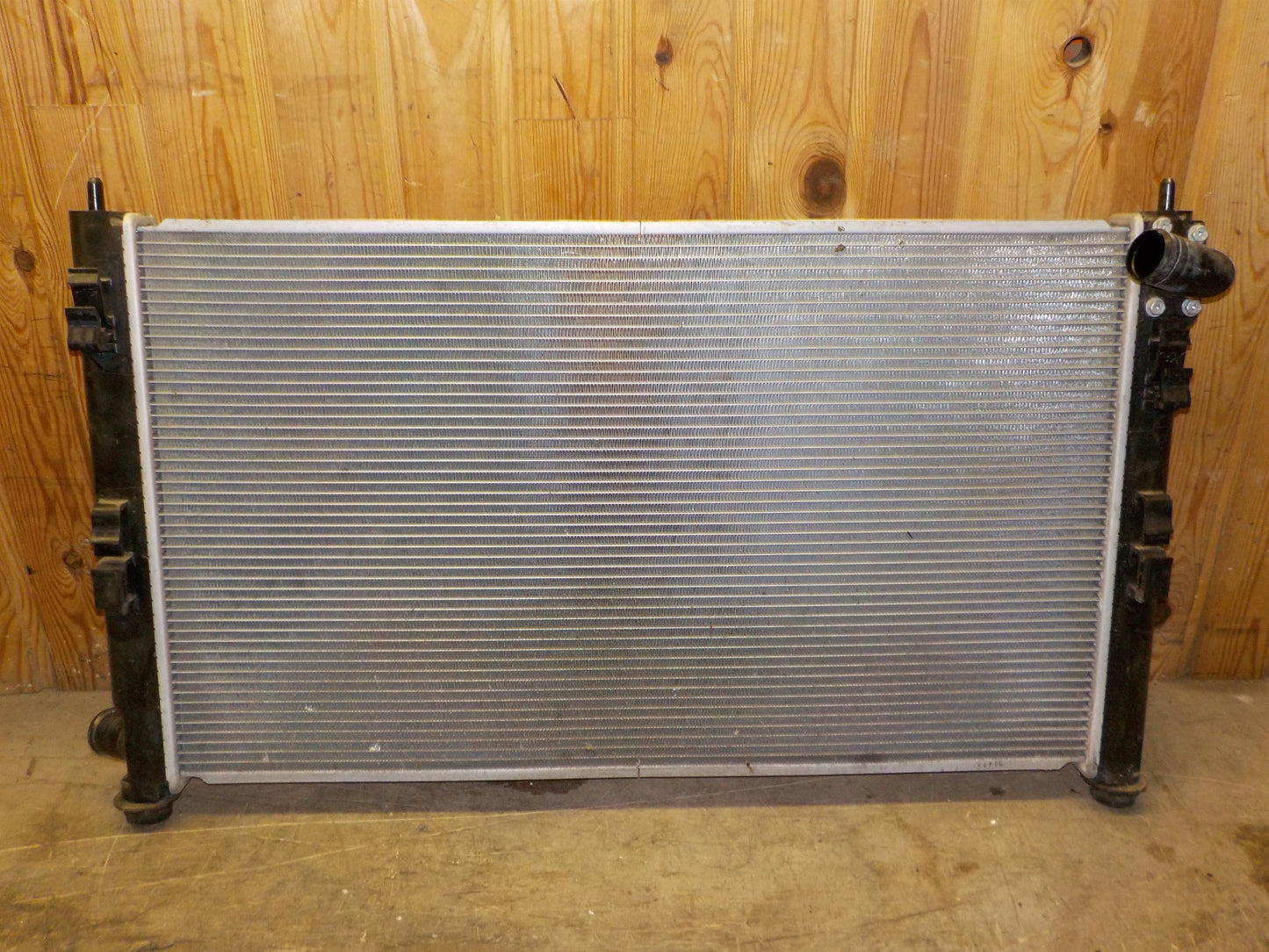 Mitsubishi Lancer Køler Med OEM Nr. MN156092 Fra Mitsubishi Ophugger