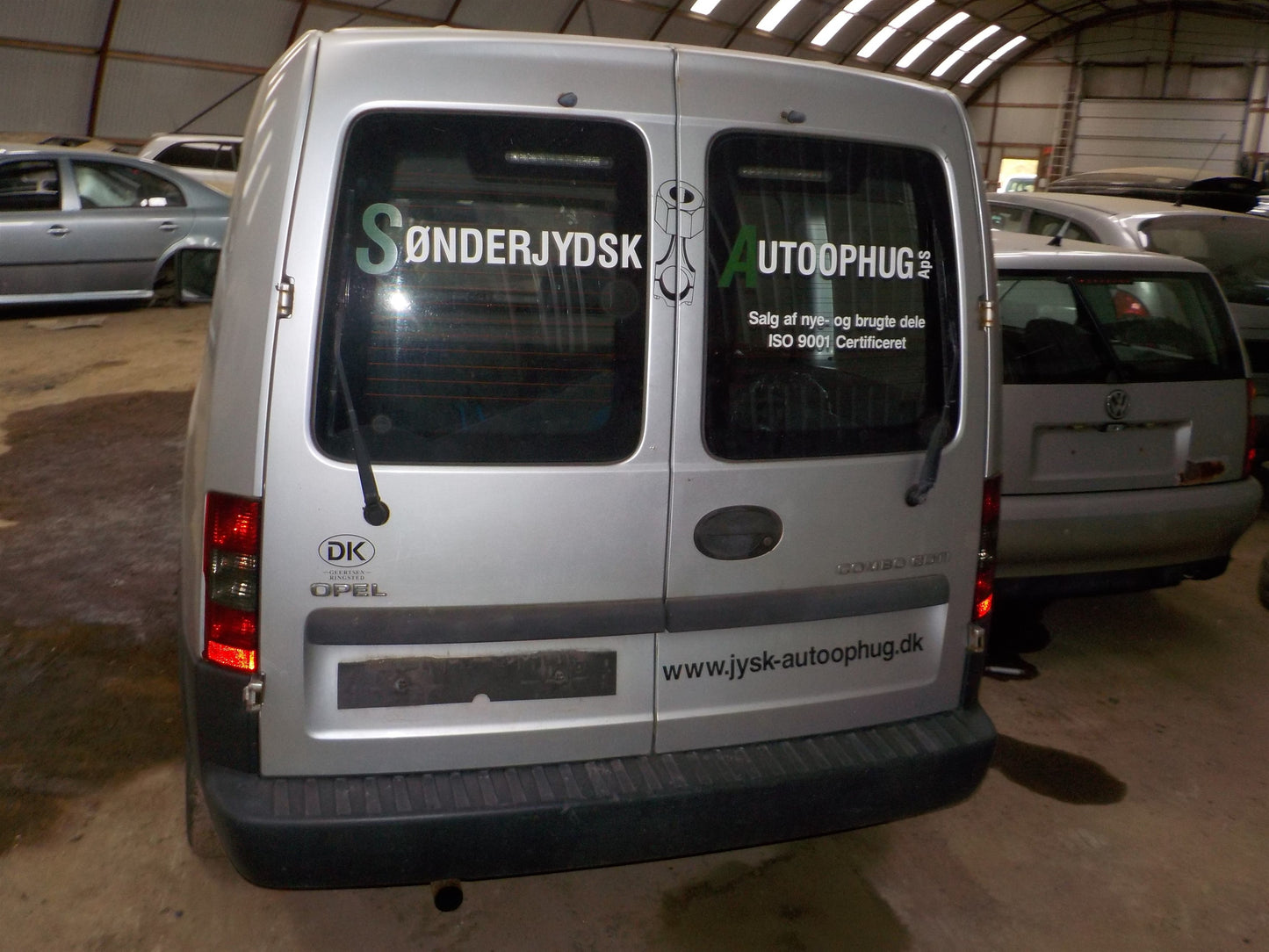 Opel Combo C Pluk-Selv-Bil Med OEM Nr. Ophugger Fra Opel Ophugger