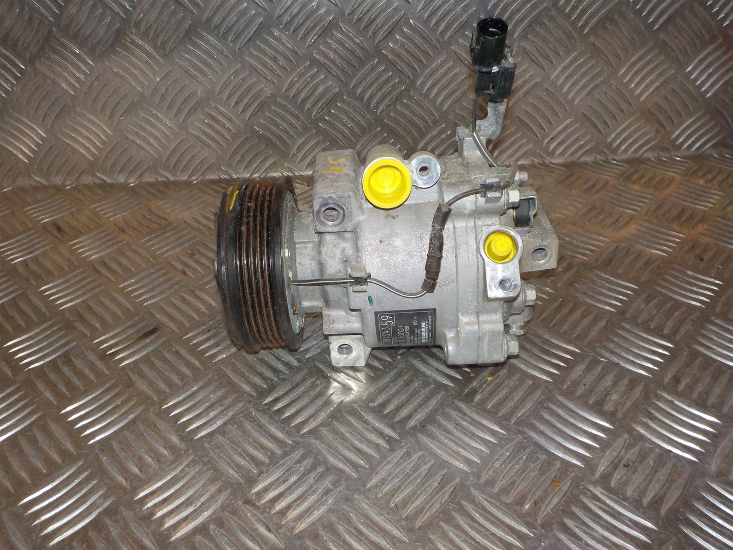 Mitsubishi Lancer Aircondition Pumpe Med OEM Nr. 7813A359 Fra Mitsubishi Ophugger